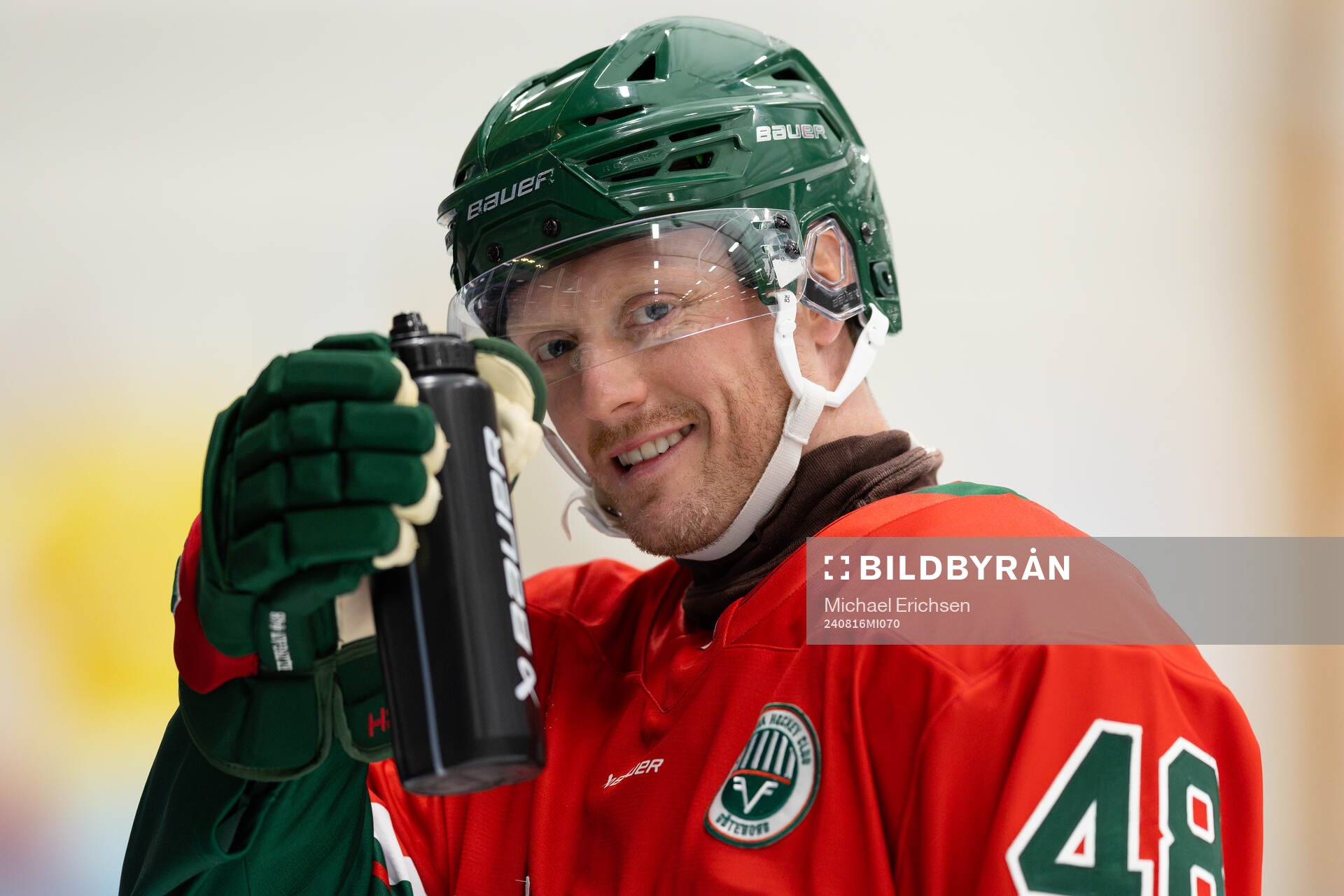 Frölundas Carl Klingberg innan träningsmatchen i ishockey
