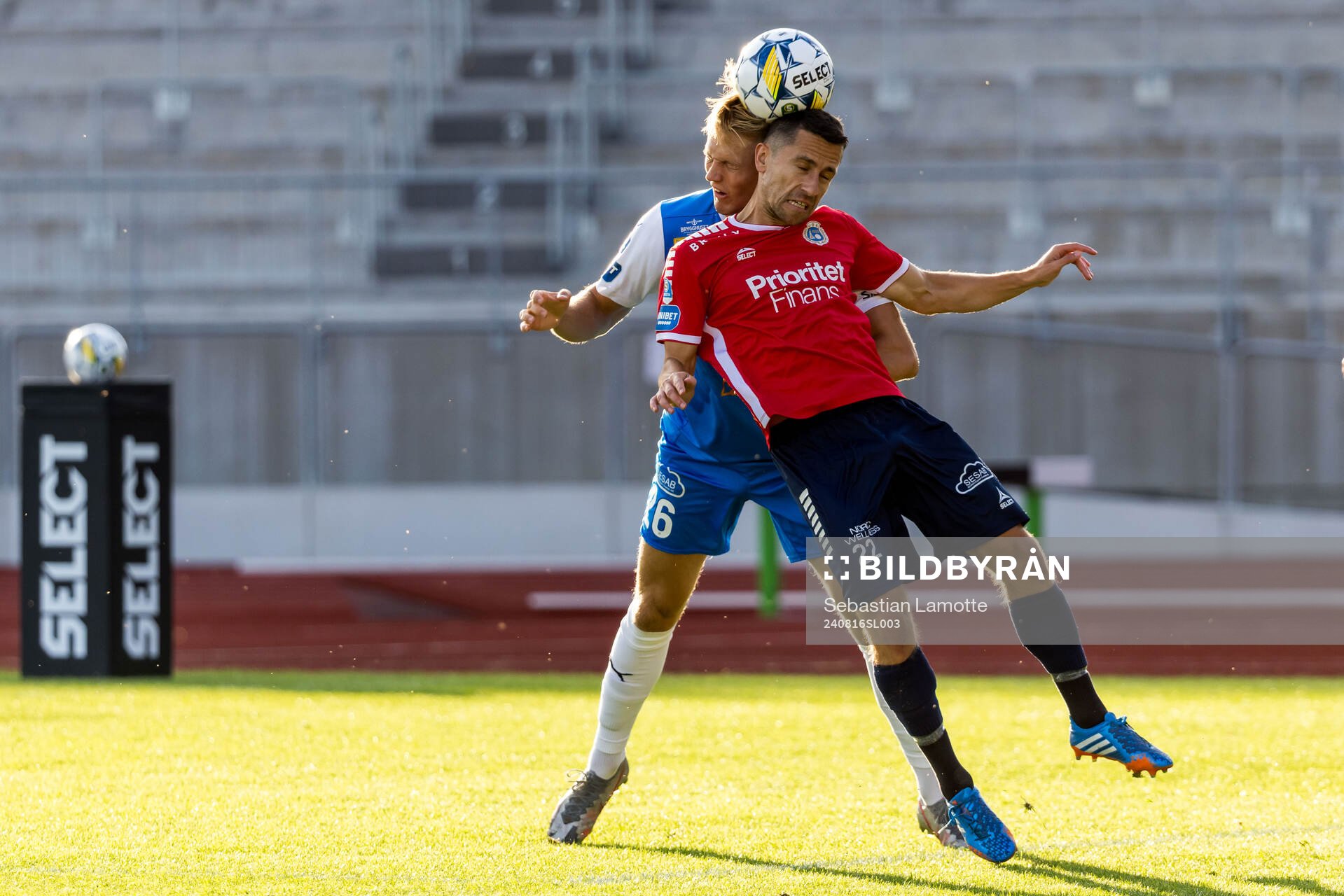 IK Oddevolds Gabriel Sandberg och Utsiktens Predrag