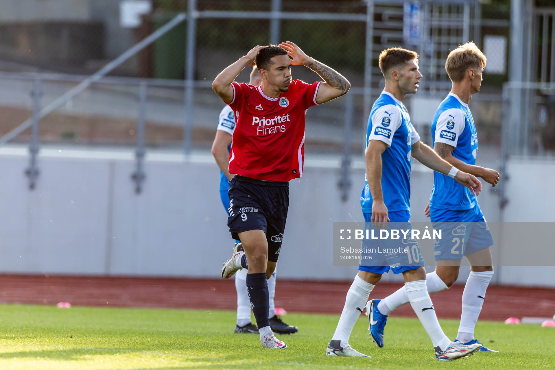 Utsiktens Lucas Lima reagerar på ett missat avslut