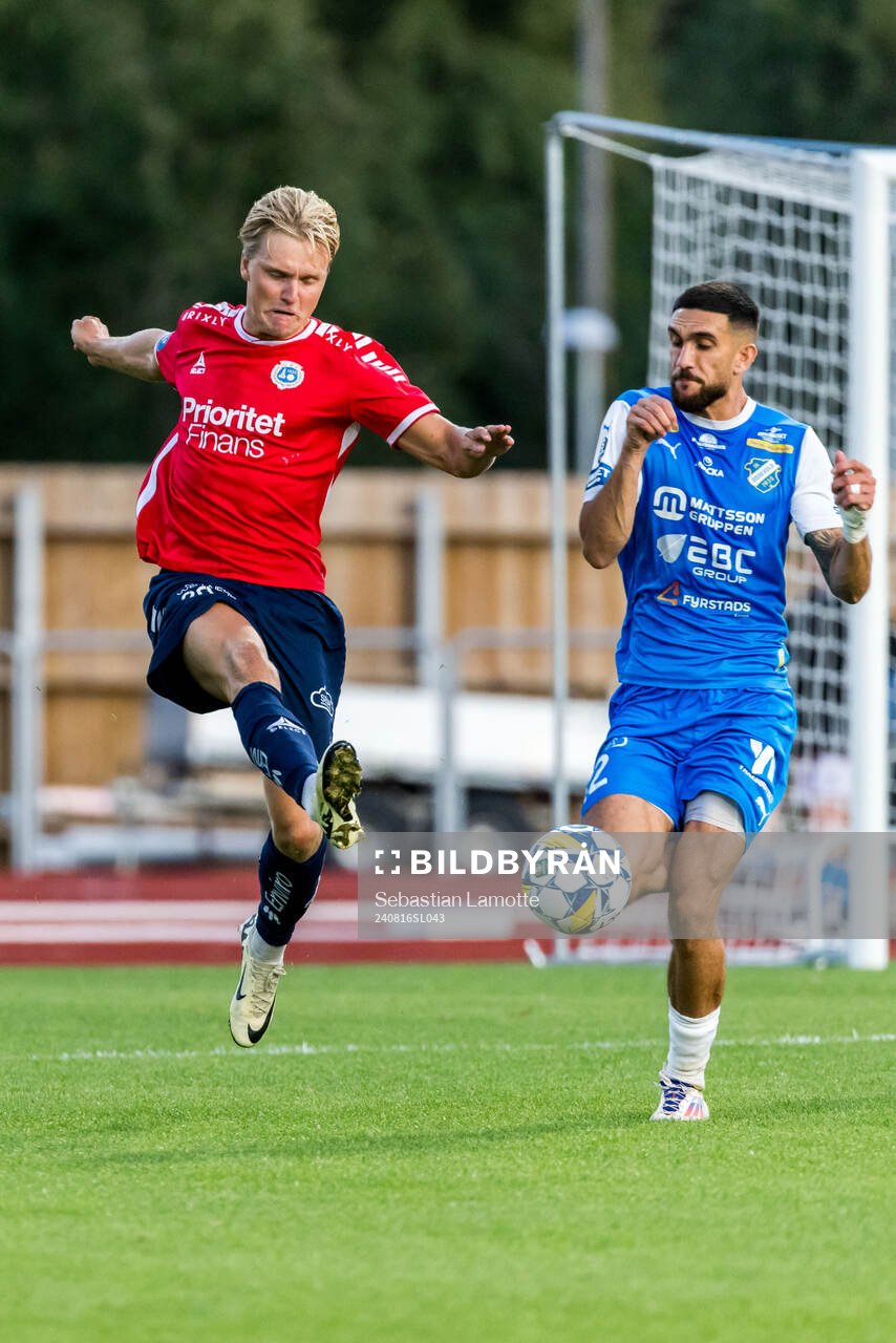 Utsiktens Sebastian Lagerlund och IK Oddevolds Daniel Krezic