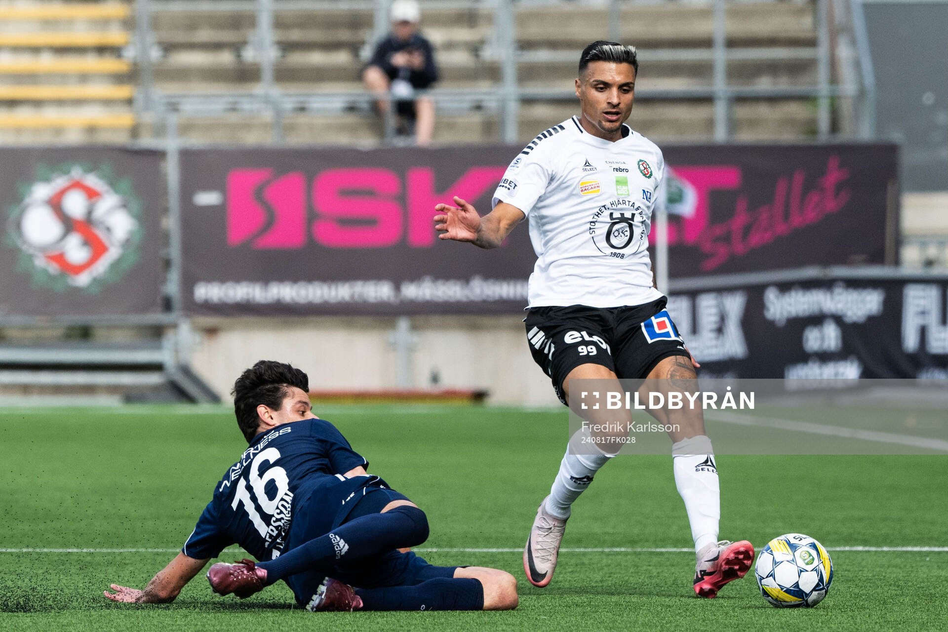 Gefles Kevin Persson och Örebros Ahmed Yasin