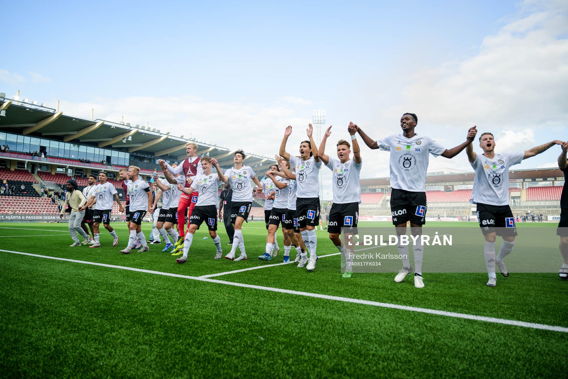 Örebros spelare jublar