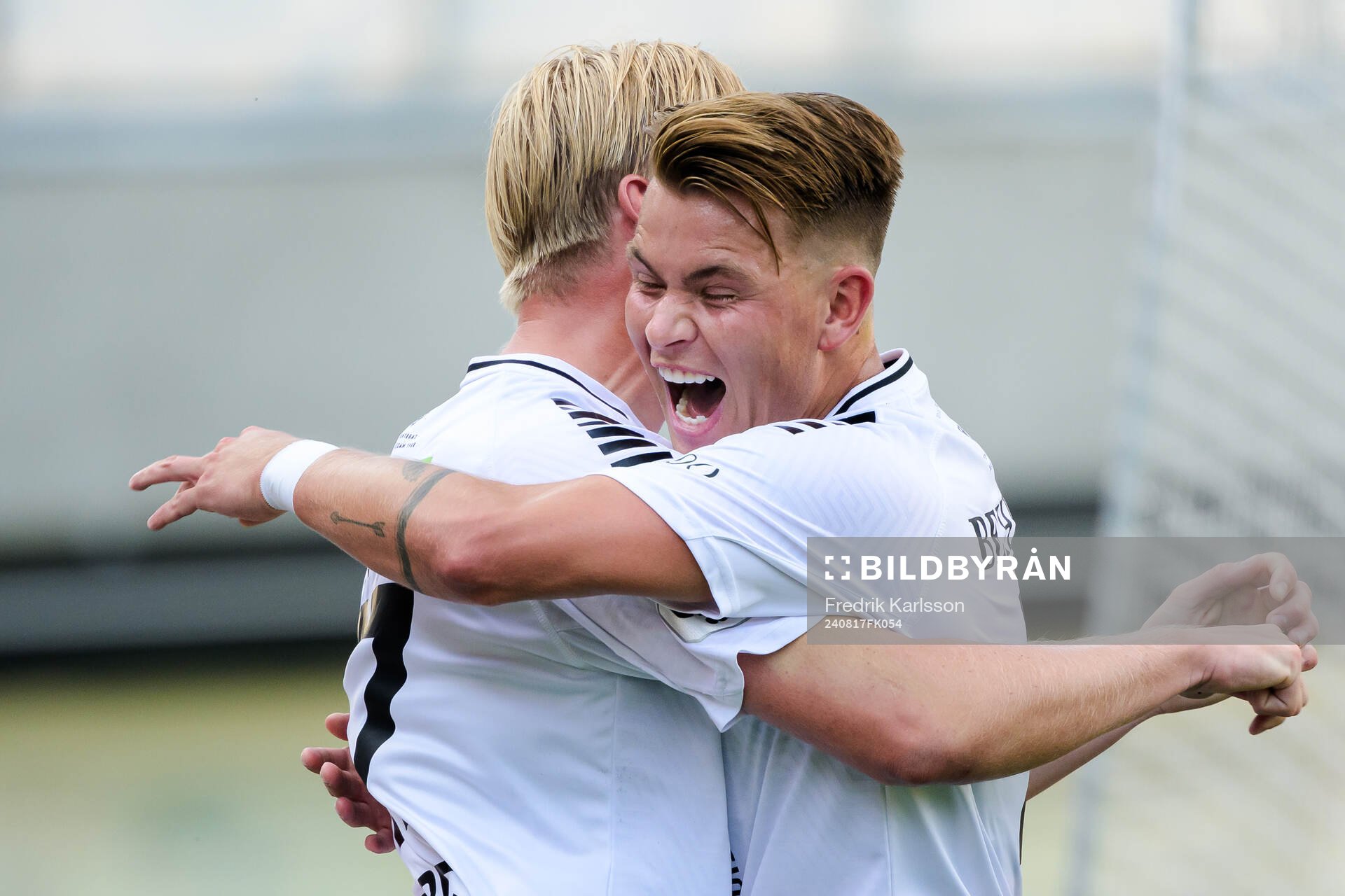 Örebros Karl Holmberg och Tobias Björnstad jublar
