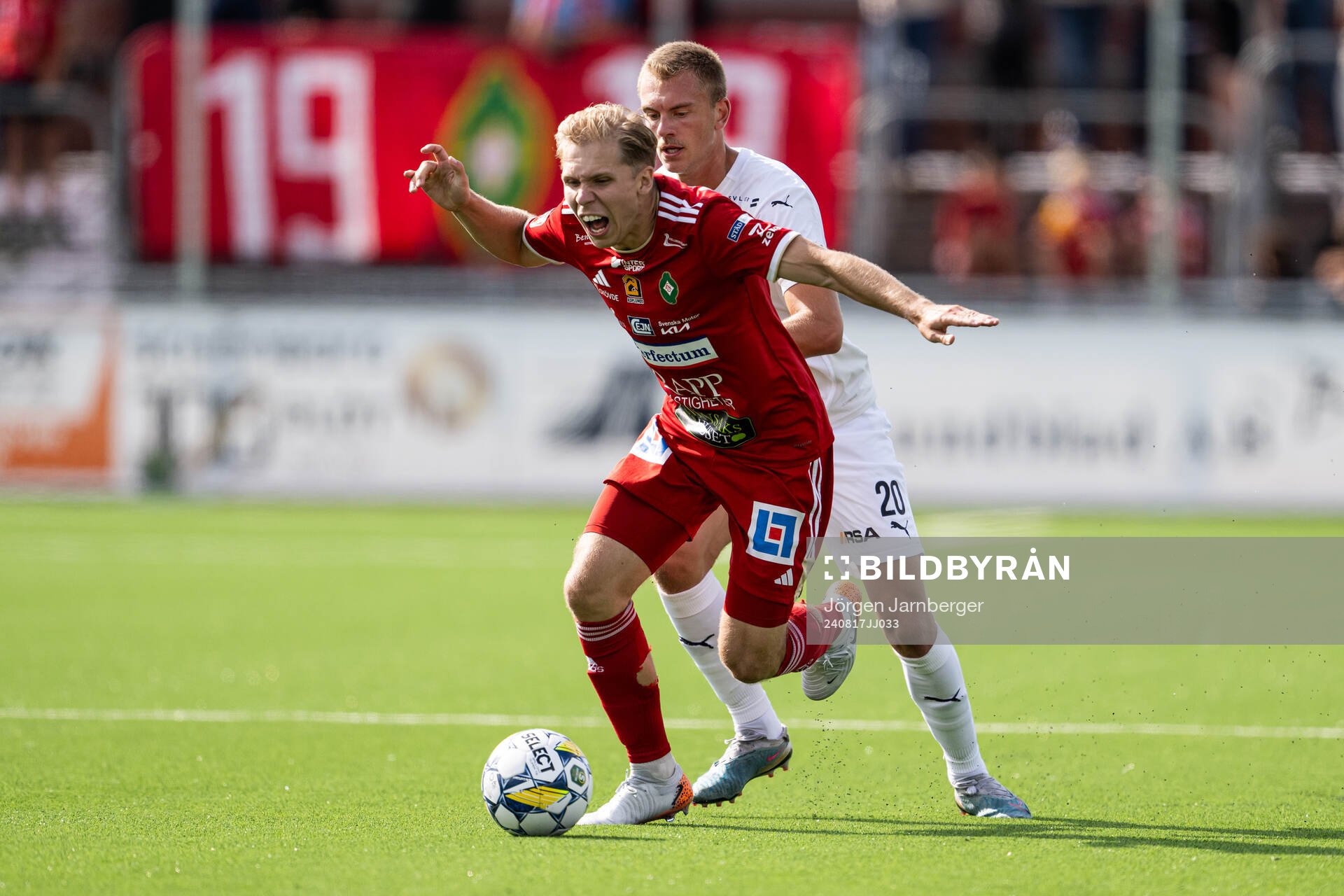 Skövde AIKs Samuel Sörman och Helsingborgs Dennis Olsson
