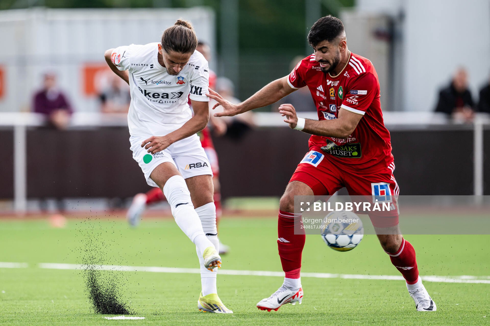 Helsingborgs Ervin Gigovic och Skövde AIKs Shergo Shhab
