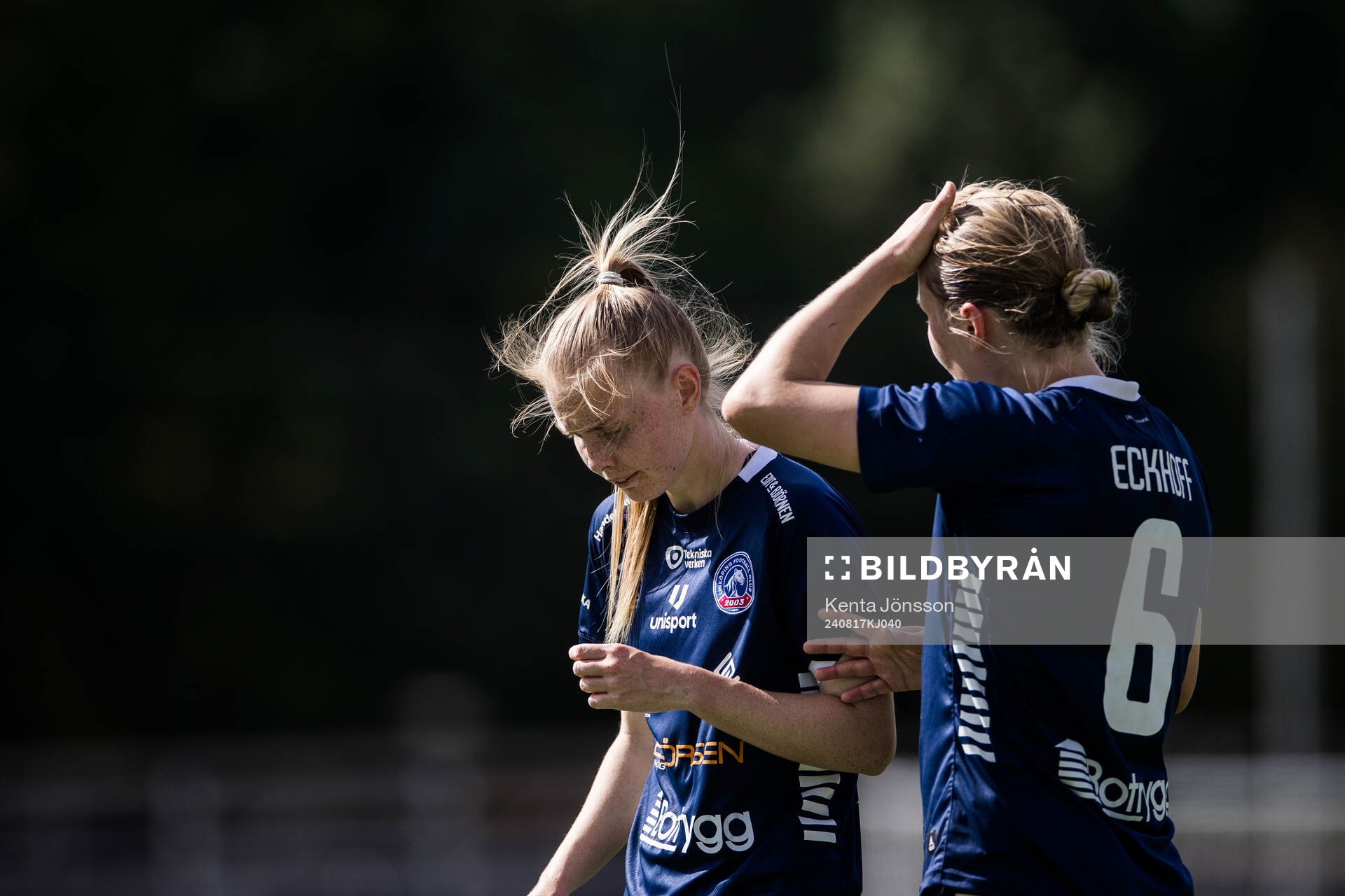 Linköpings Malin Brenn och Noor Hoelsbrekken Eckhoff deppar