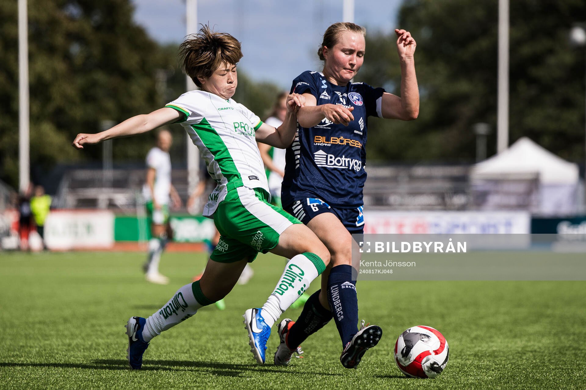 Hammarbys Asato Miyagawa och Linköpings Noor Hoelsbrekken