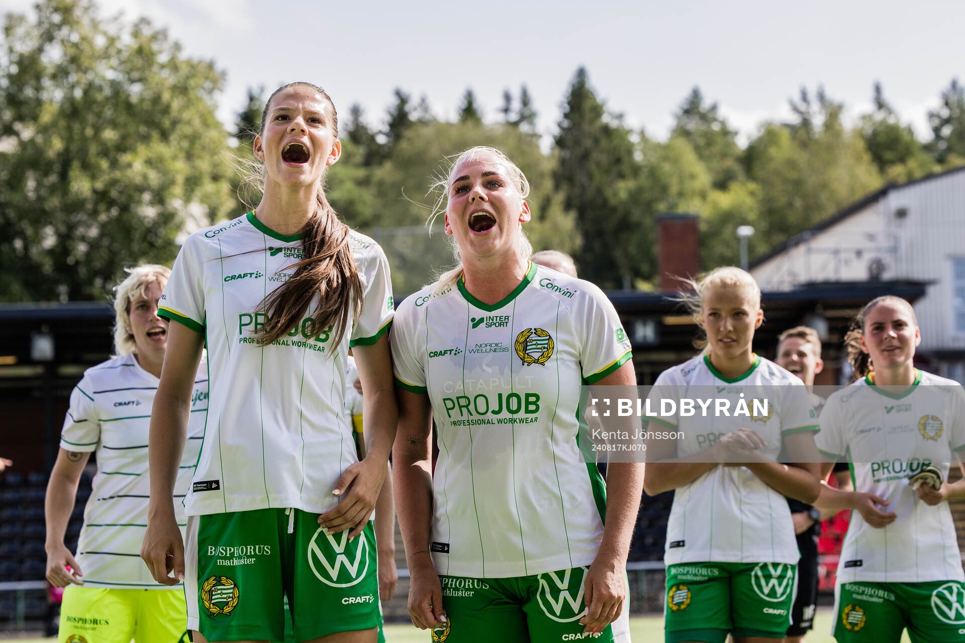 Hammarbys Bella Andersson och Cathinka Tandberg jublar