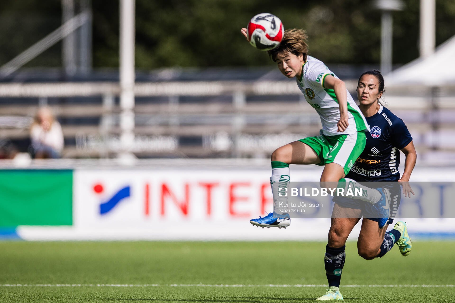 Hammarbys Asato Miyagawa och Linköpings Angela Beard