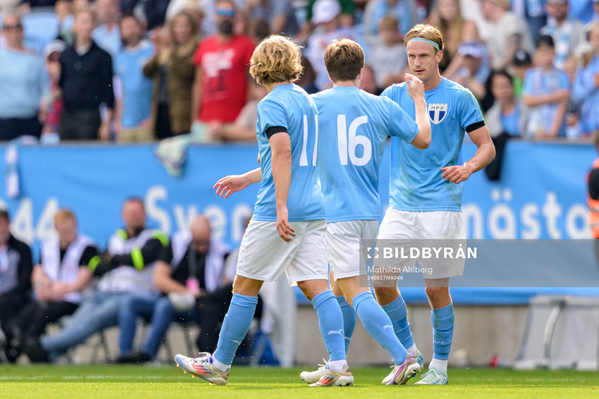 Malmö FFs Erik Botheim jublar med Oliver Berg