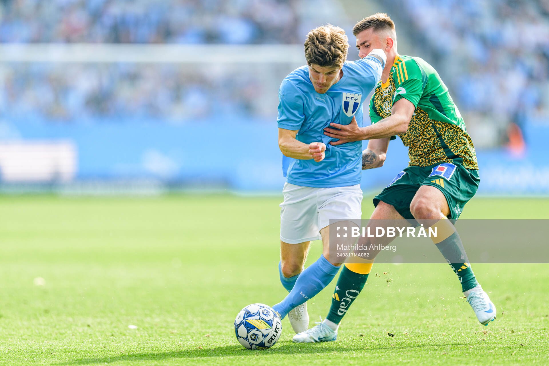 Malmö FFs Oliver Berg och IFK Norrköpings Tim Prica
