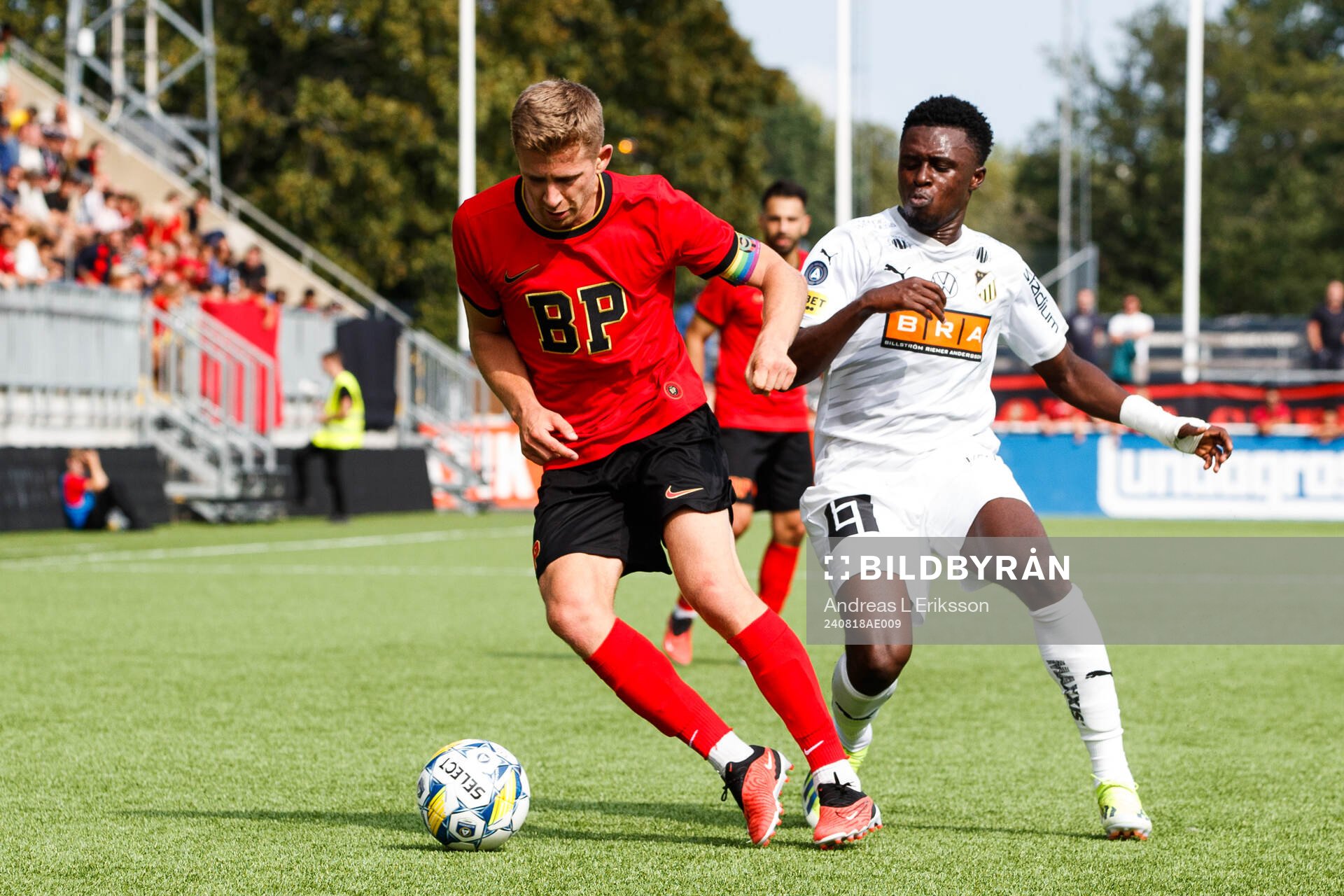 Brommapojkarnas Ludvig Fritzson och Häckens Zeidane Inoussa