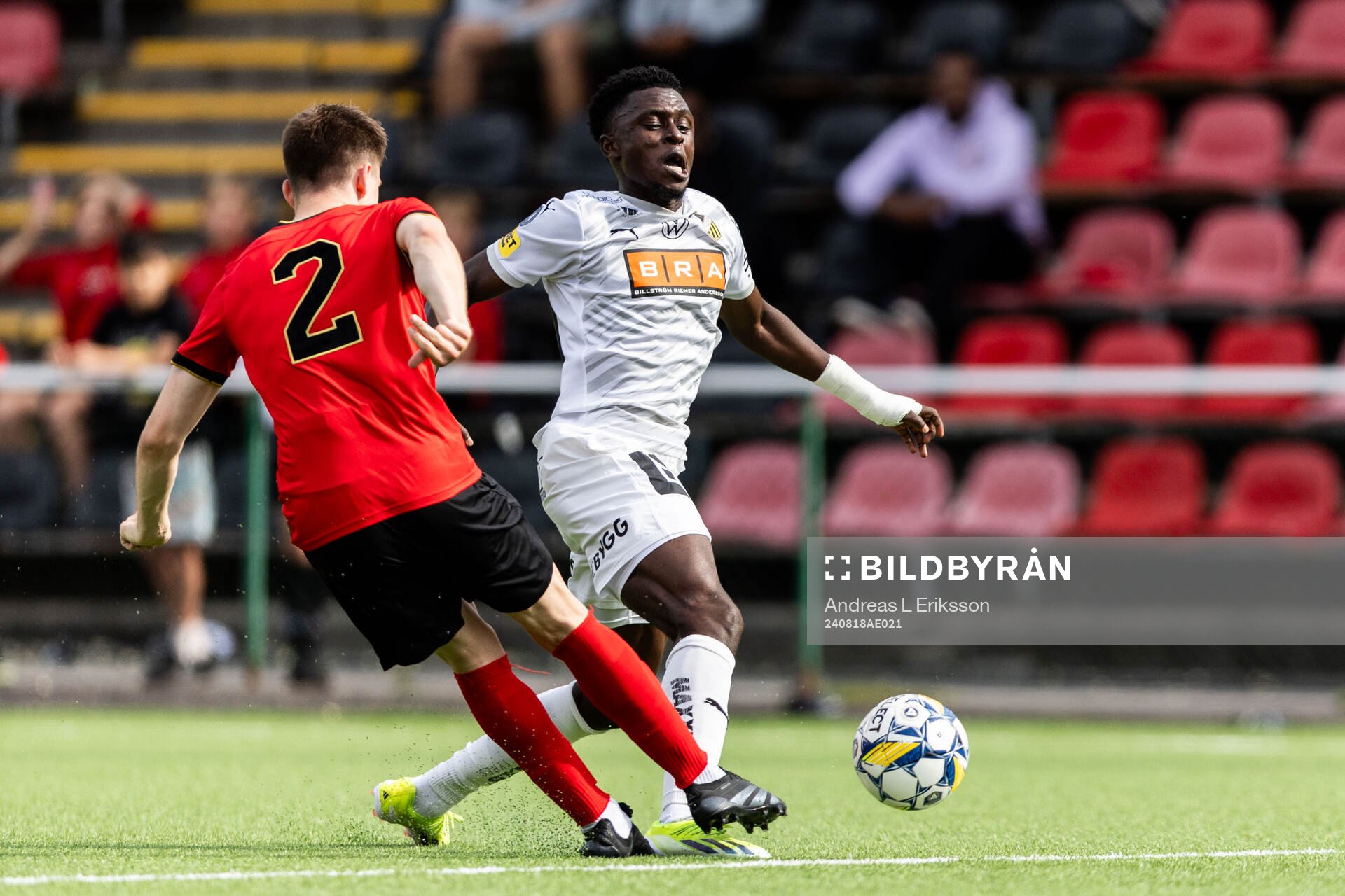 Brommapojkarnas Hlynur Freyr Karlsson och Häckens Zeidane