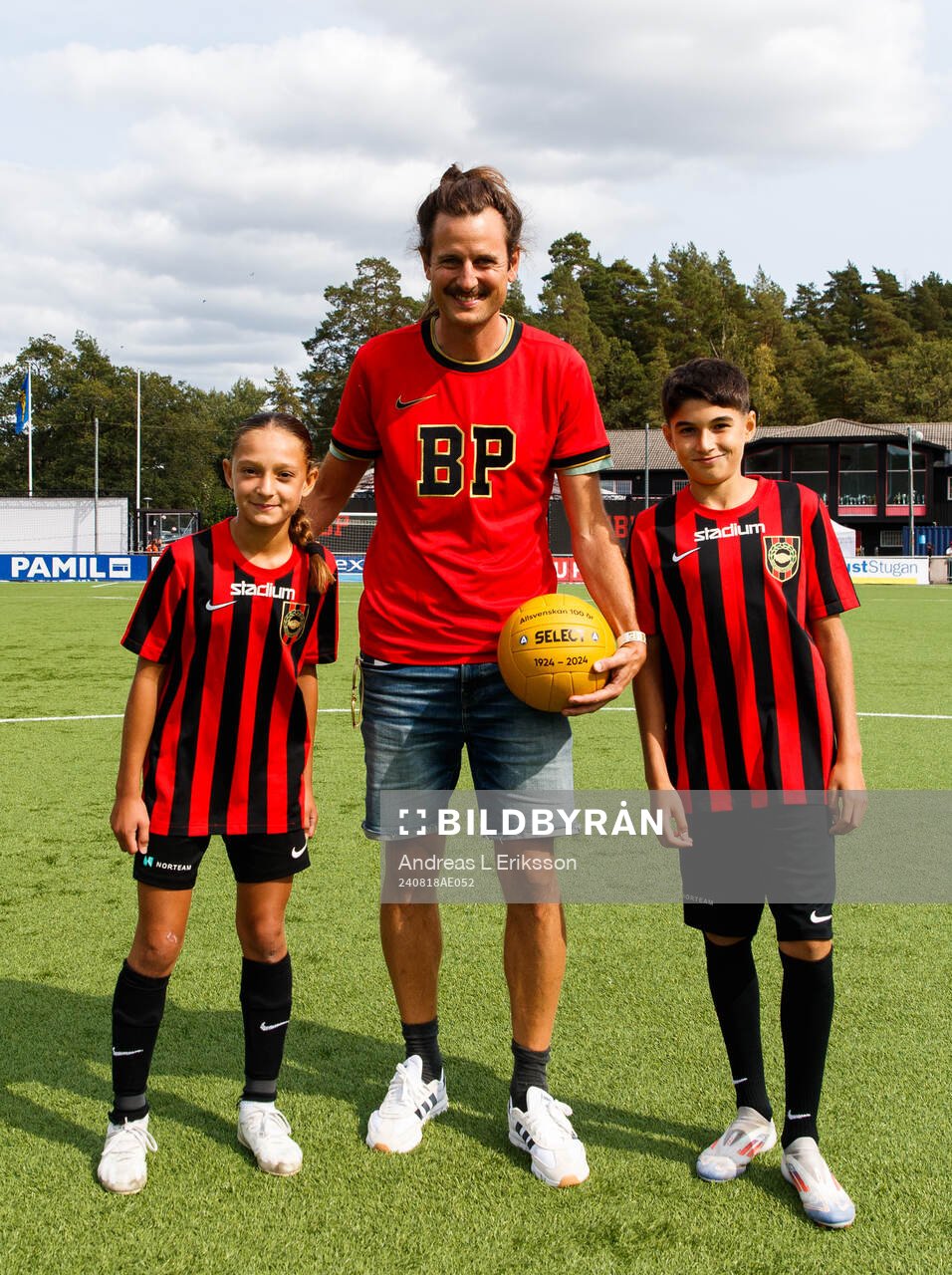 Ungdomsspelarna Melina Malik Papadopolou och Leonel Astaneh