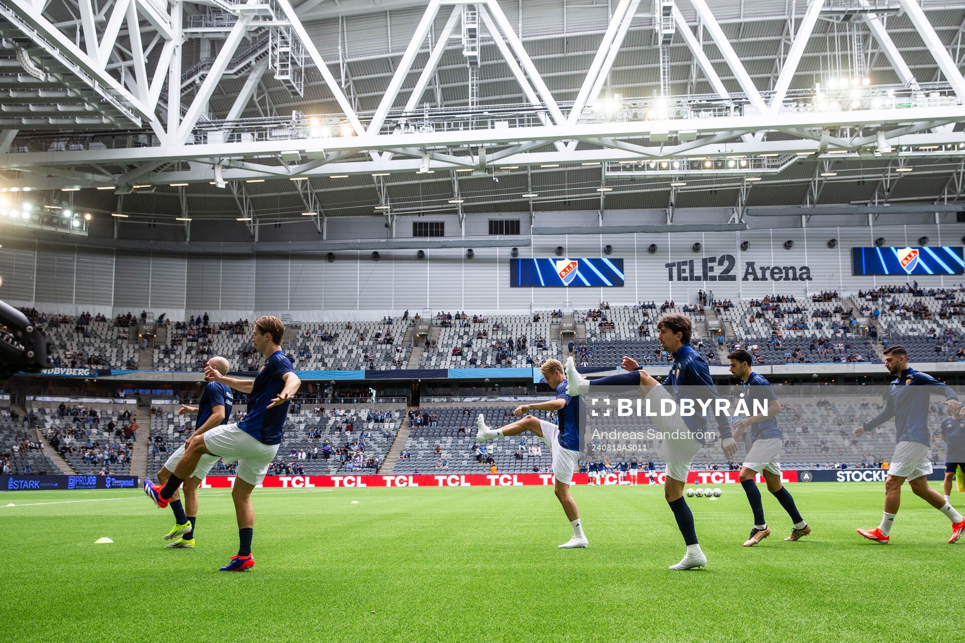 Djurgårdens spelare värmer upp
