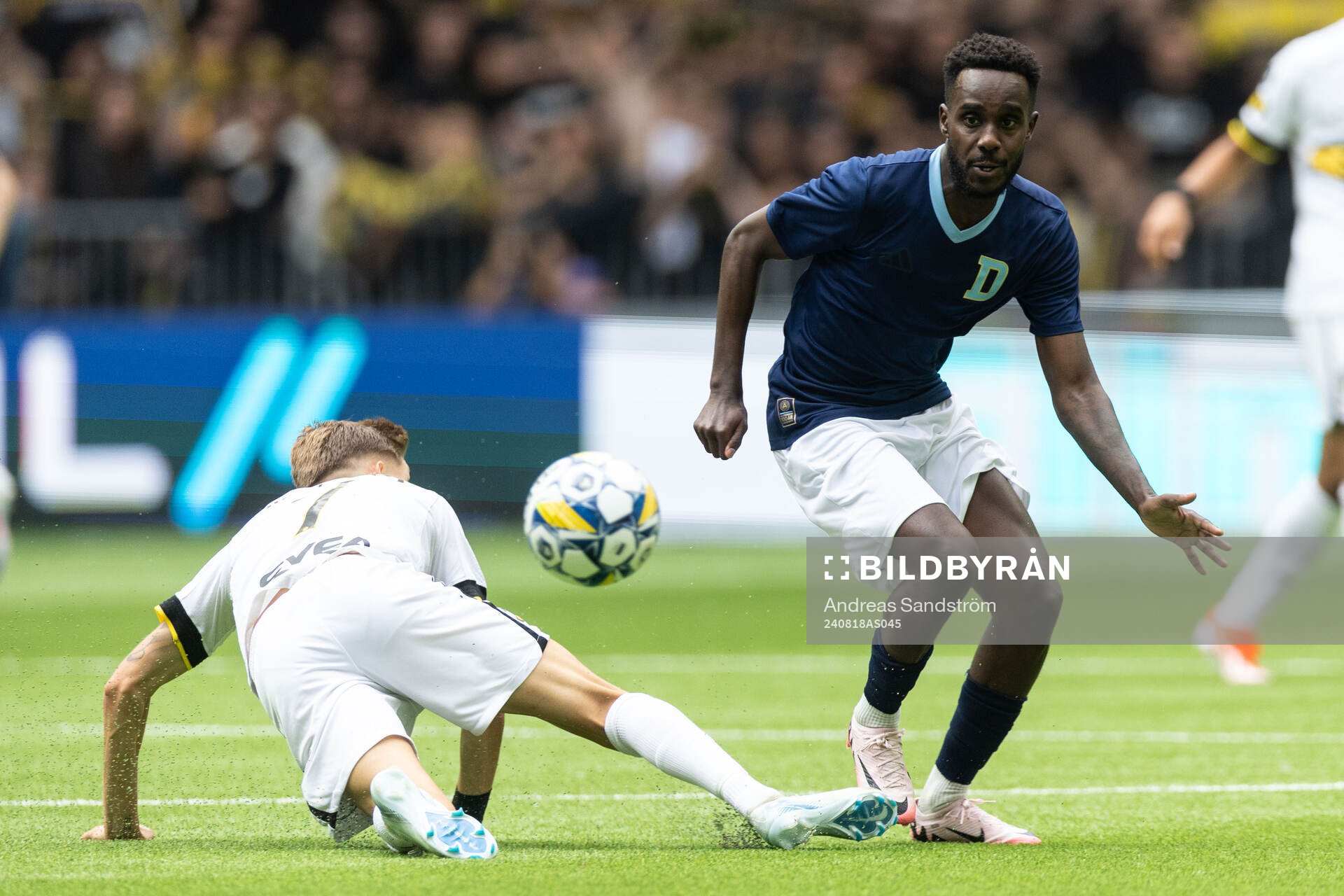 AIKs Anton Salétros och Djurgårdens Tokmac Nguen