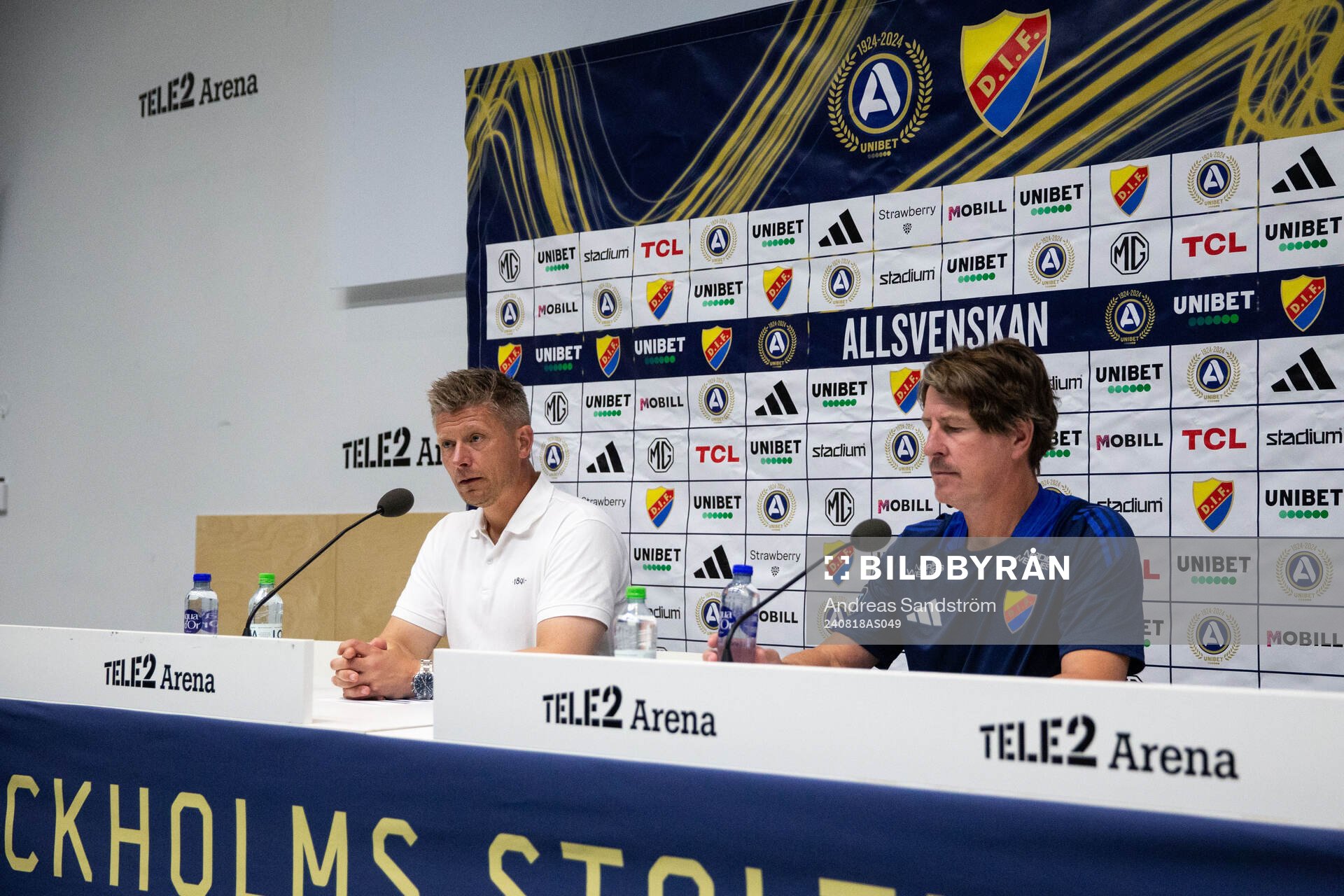 AIKs tränare Mikkjal Thomassen och Djurgårdens tränare Thomas Lagerlöf under en presskonferens efter fotbollsmatchen i Allsvenskan mellan Djurgården och AIK den 18 augusti 2024 i Stockholm.