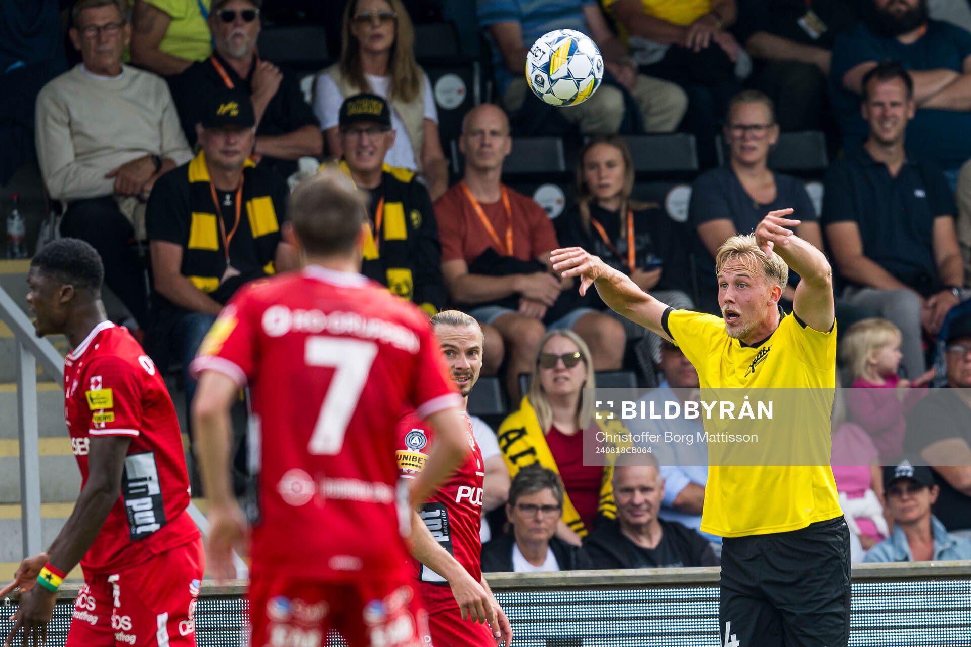 Mjällbys Herman Johansson under fotbollsmatchen i Allsvenskan mellan Mjällby och Elfsborg den 18 augusti 2024 i Hällevik. 
