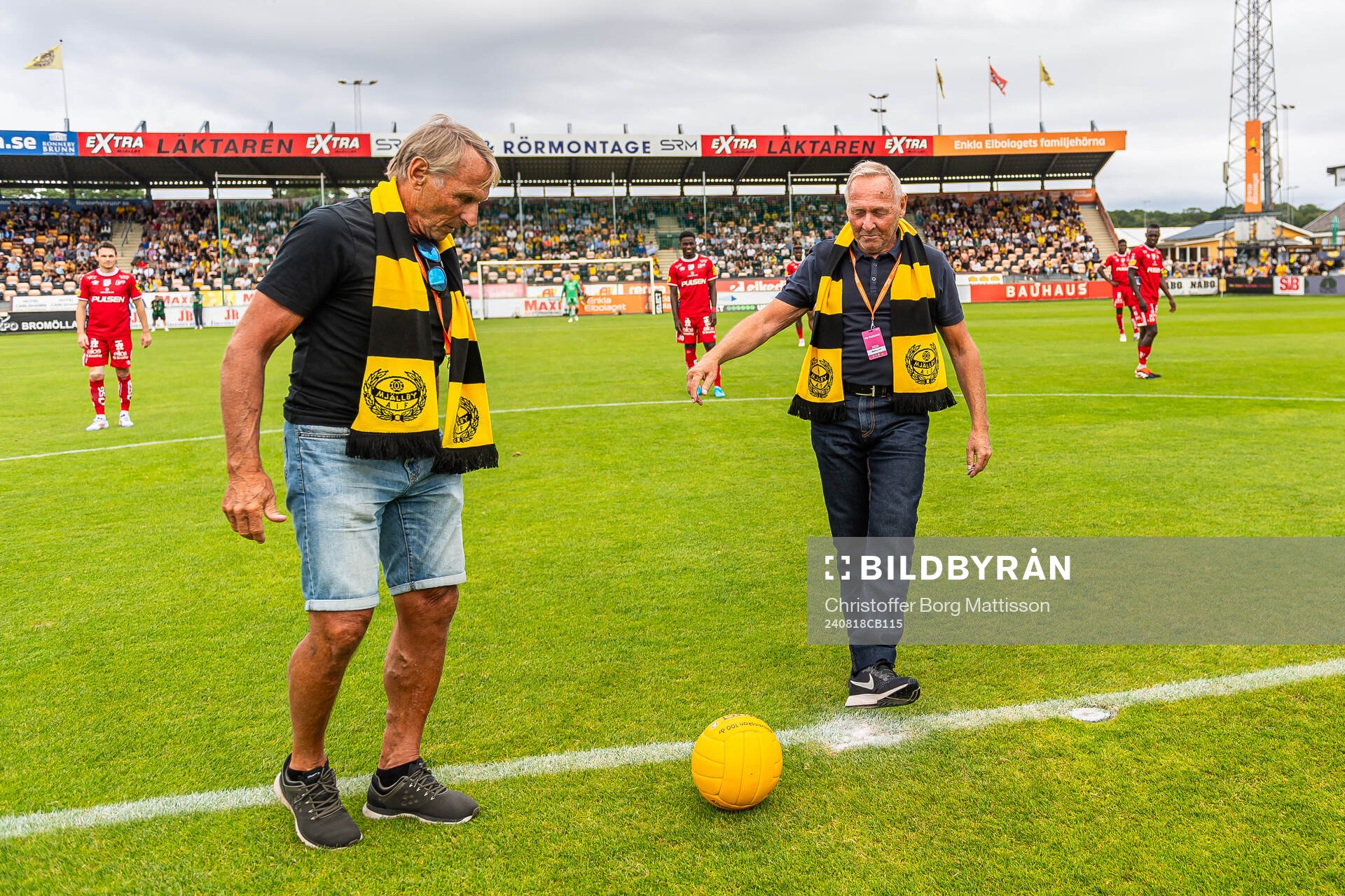 Symbolisk avspark av Sven-Bertil Andersson och Bosse