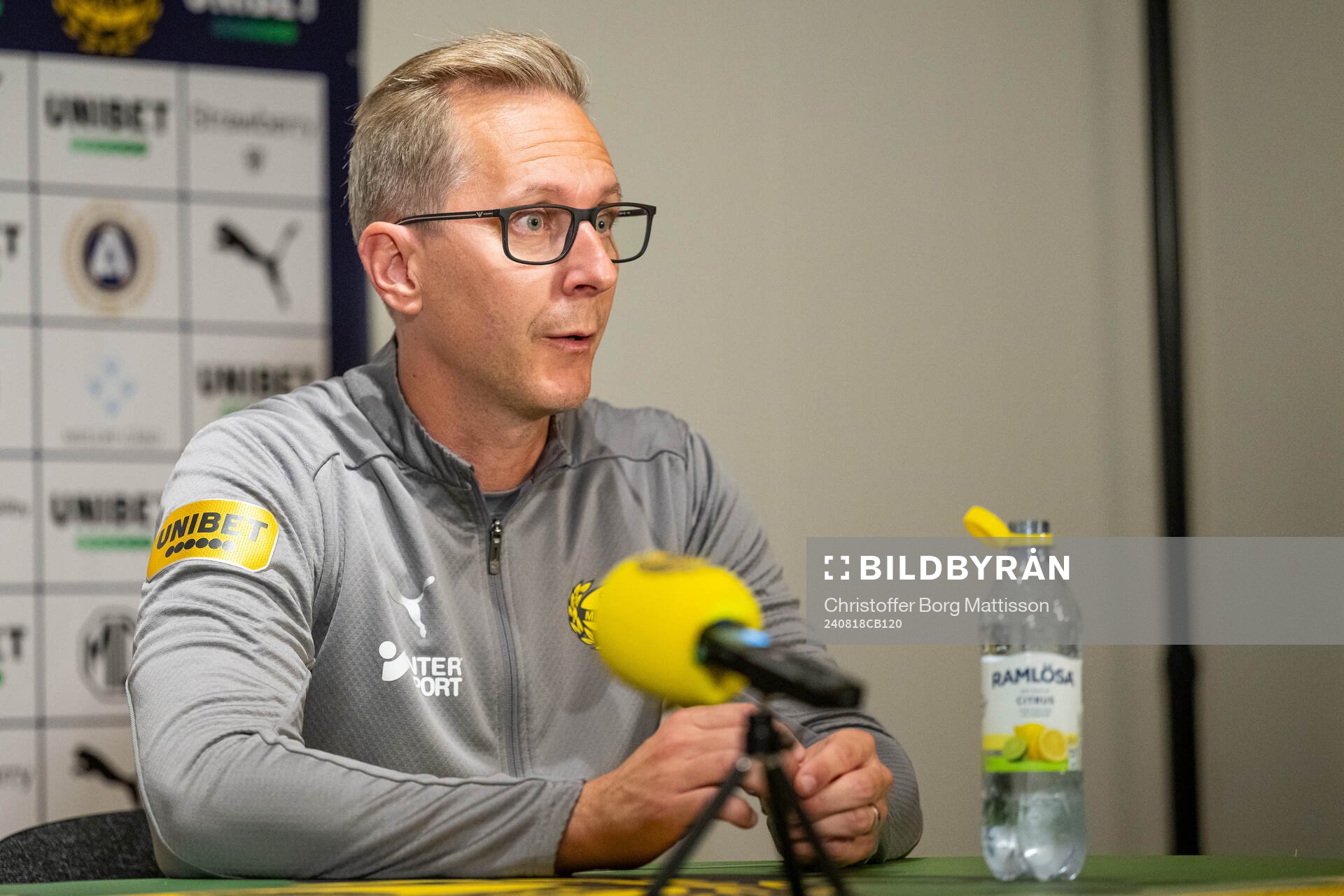 Mjällbys assisterande tränare Christofer Augustsson vid