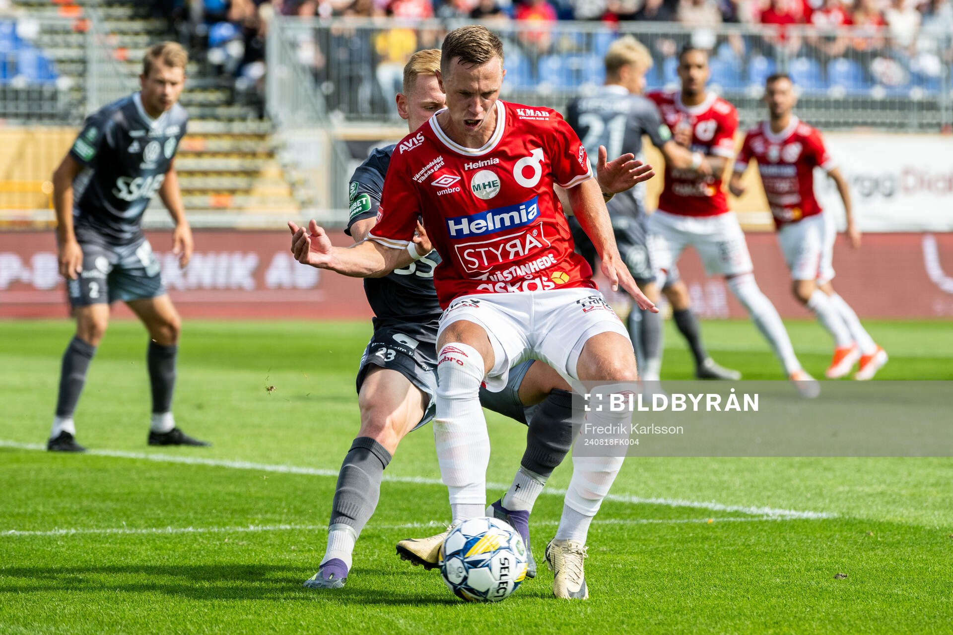 Brages Christopher Redenstrand och Degerfors Erik Lindell