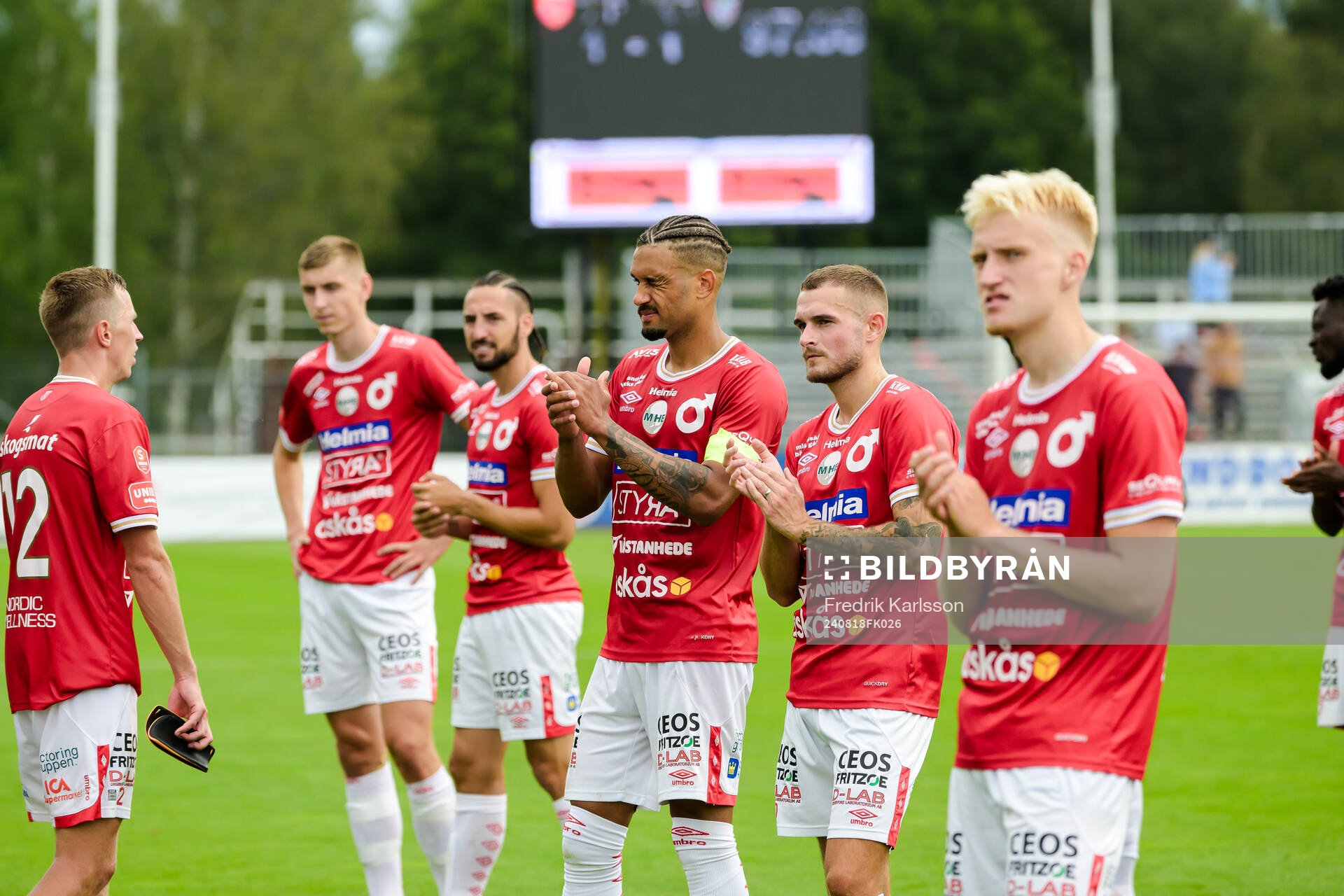 Degerfors spelare tackar publiken