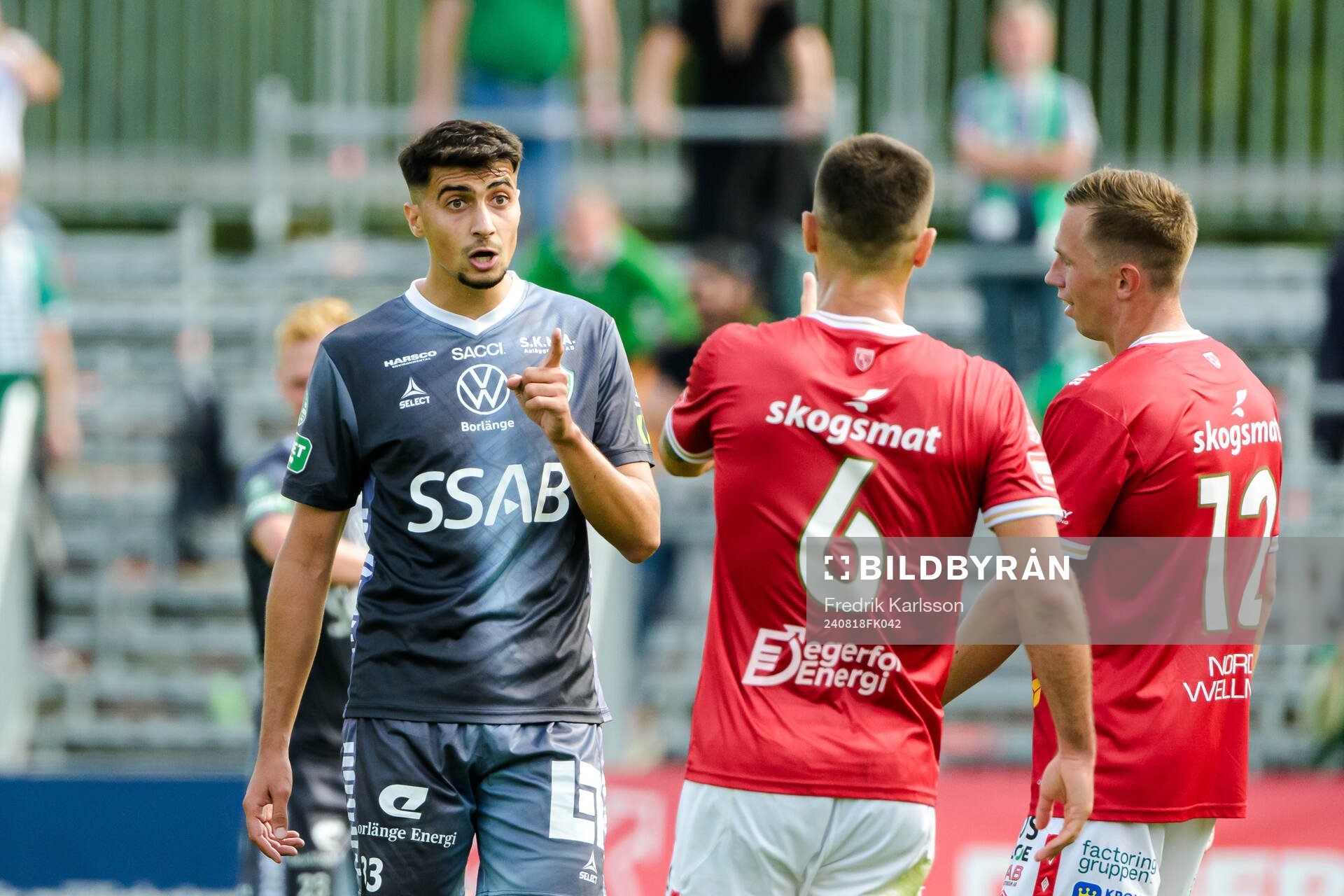 Brages Amar Muhsin i samtal med Degerfors Carlos Moros