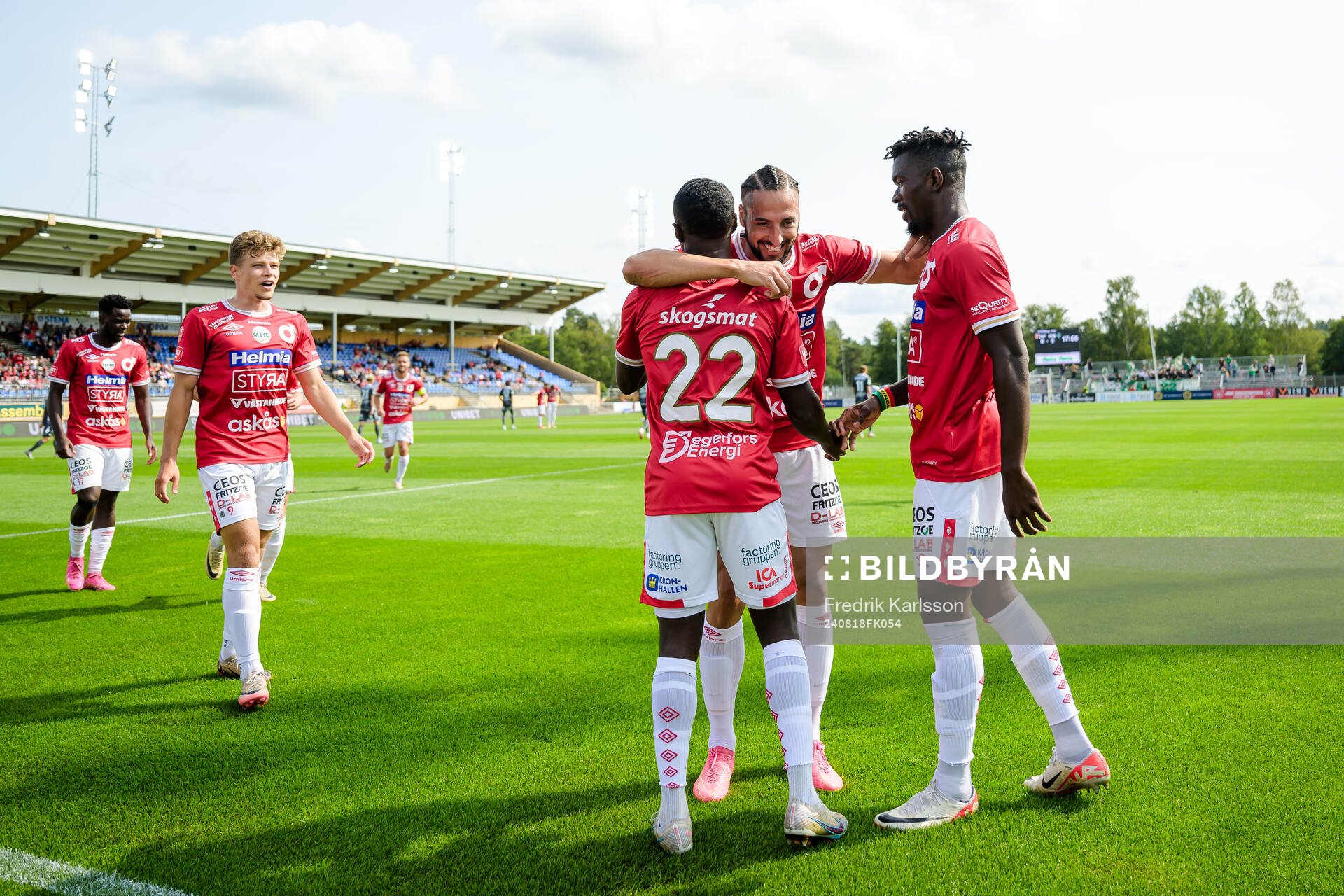 Degerfors Nahom Girmai Netabay och Dijan Vukojevic jublar