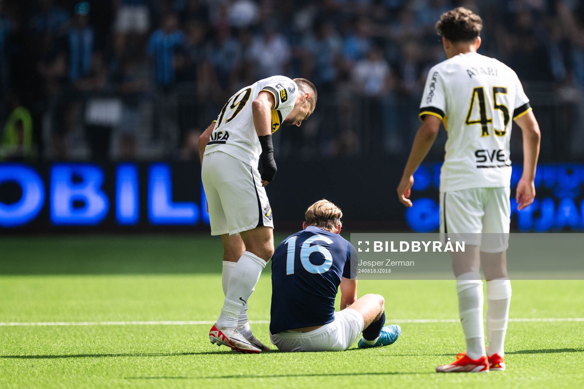 AIKs Dino Besirovic och Djurgårdens Tobias Gulliksen