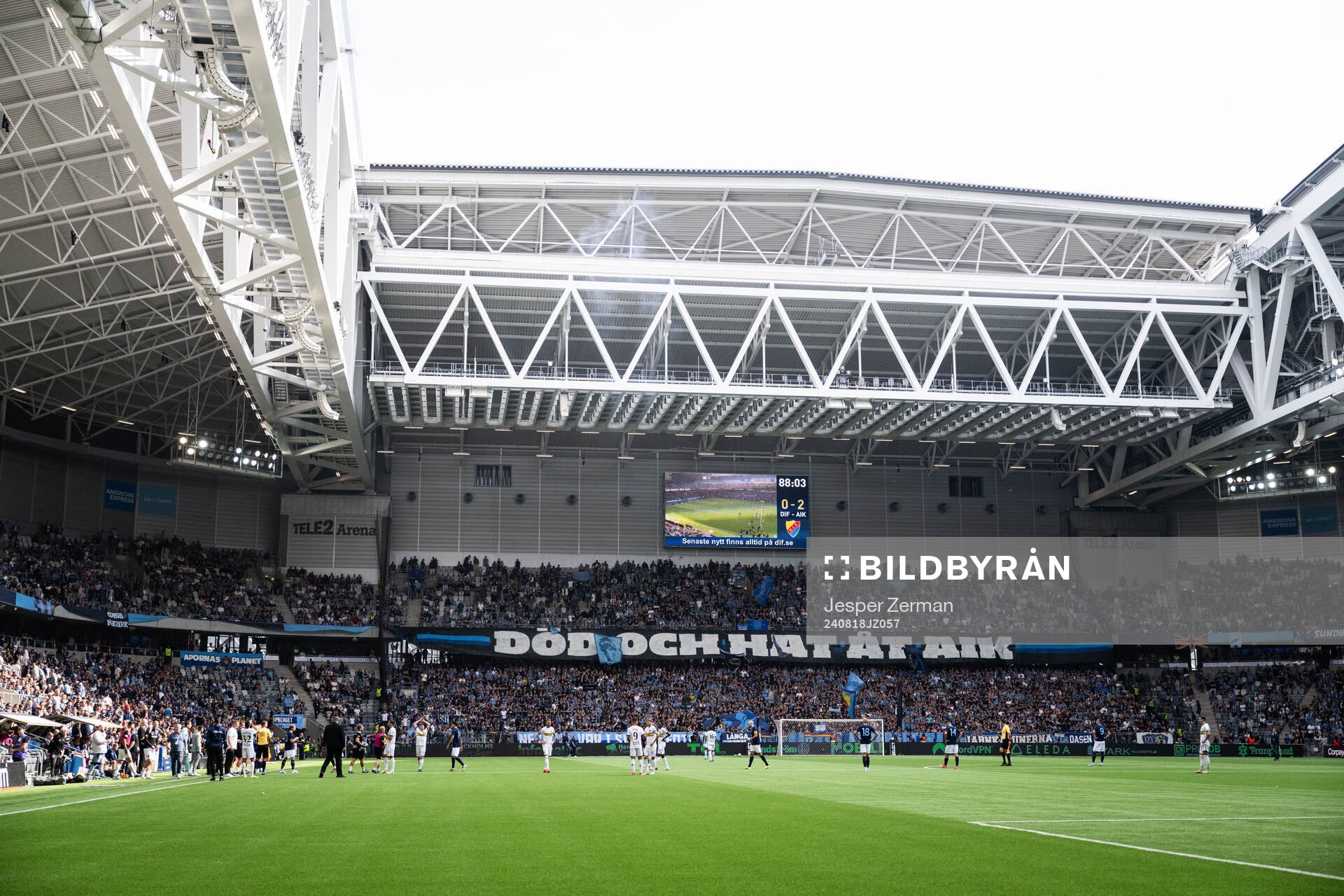 Matchen avbryts på grund av pyroteknik
