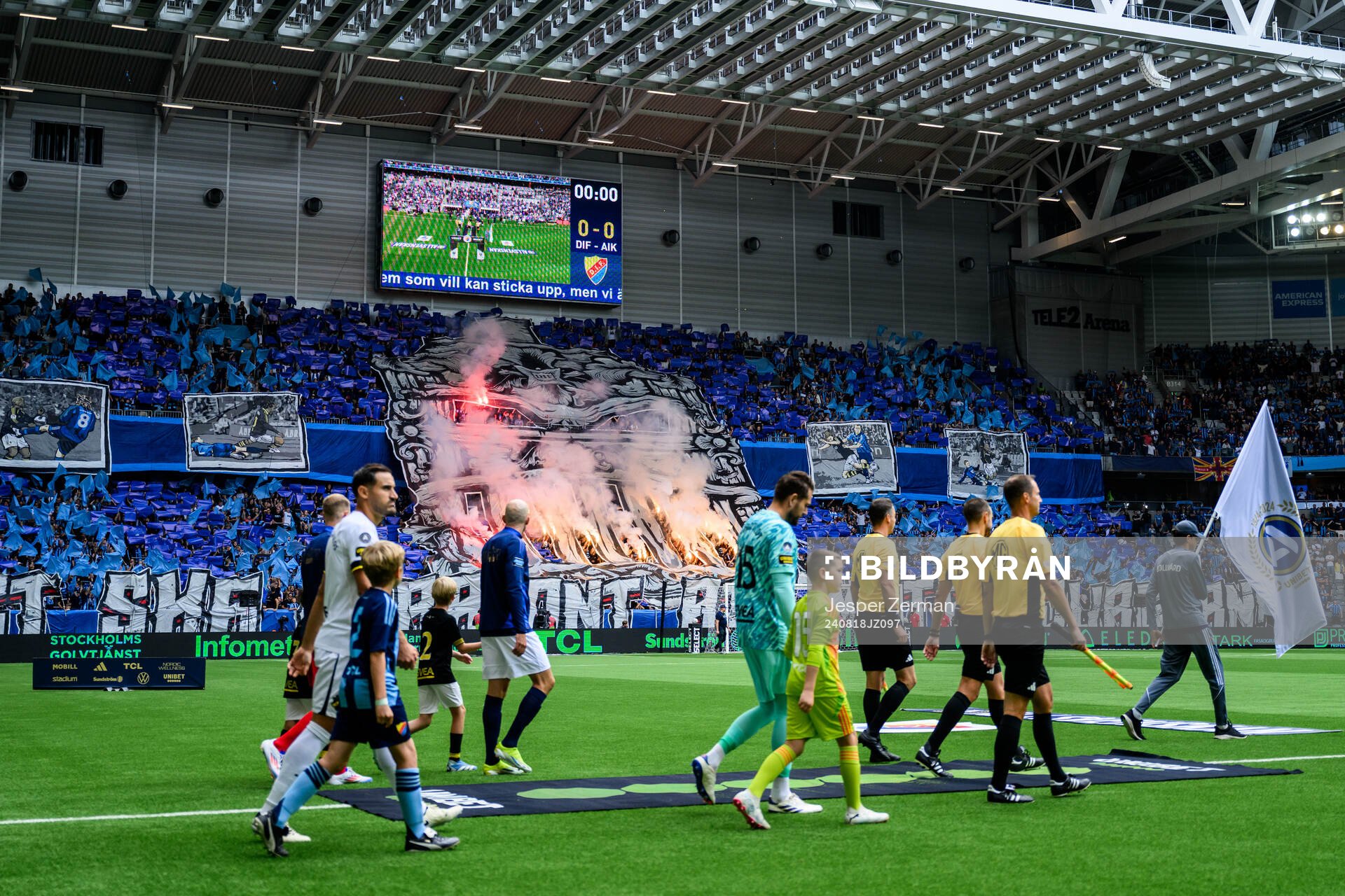 Djurgårdens och AIKs spelare gör entré