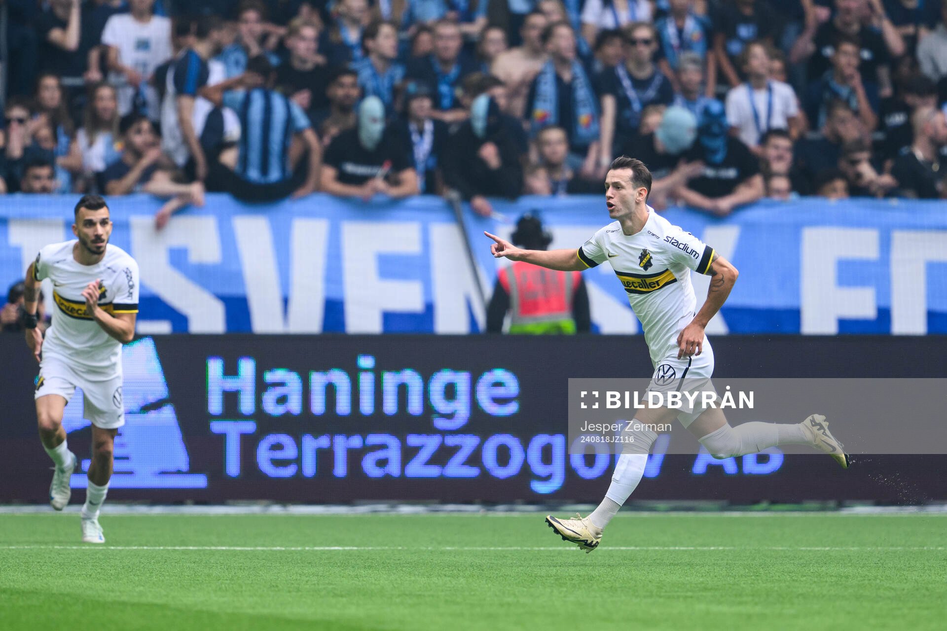 AIKs Bersant Celina jublar