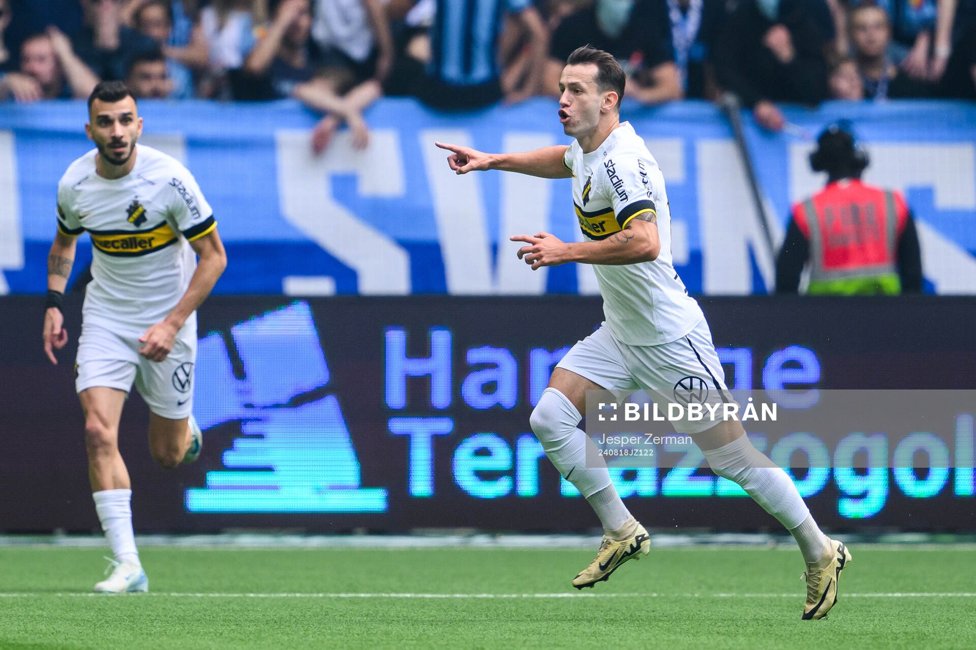 AIKs Bersant Celina jublar