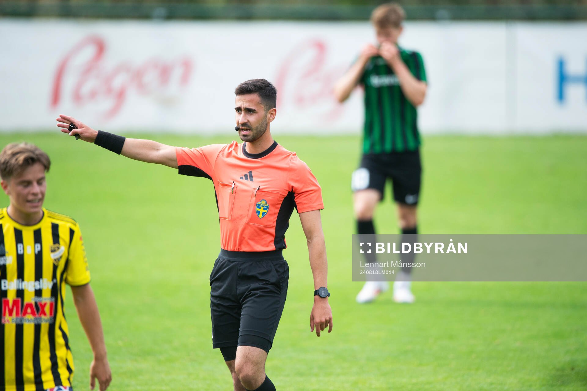 Domaren i matchen i div 2 mellan Högaborgs BK och IFK
