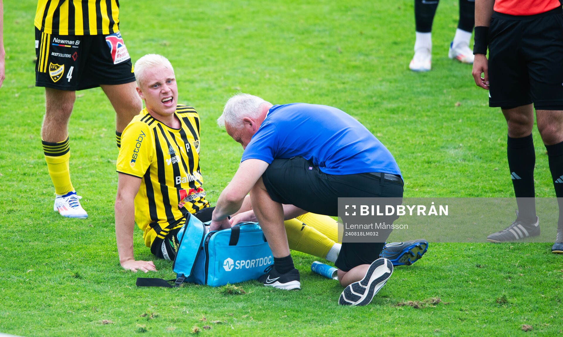 IFK Hässleholms Alexander Sjöström skadad i matchen i