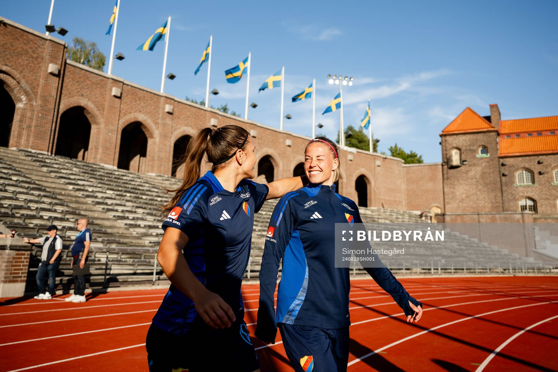 Djurgårdens Alexsandra Lobanova och Therese Åsland