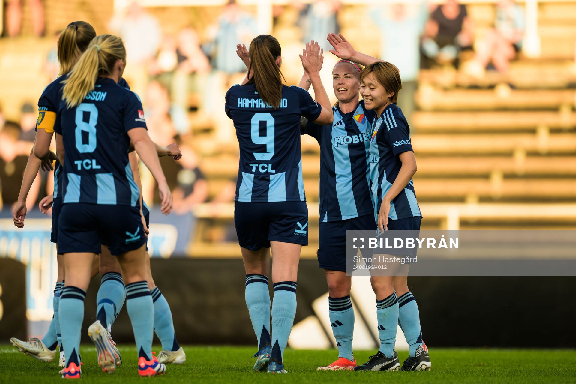 Djurgårdens Therese Åsland jublar efter 1-0 under fotbollsmatchen i Damallsvenskan mellan Djurgården och Brommapojkarna den 19 augusti 2024 i Stockholm.