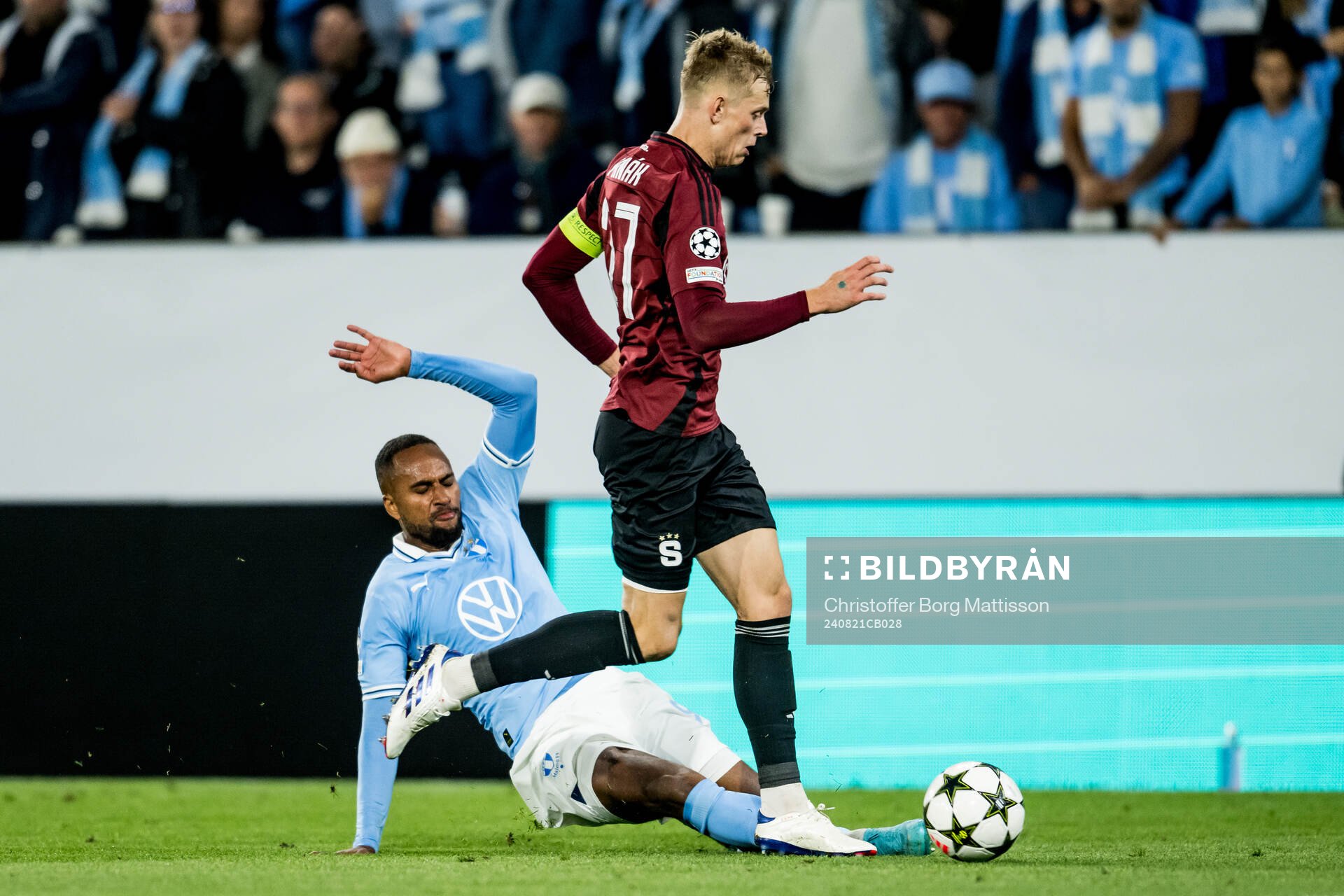 Isaac Kiese Thelin of Malmö FF and Filip Panak of Sparta