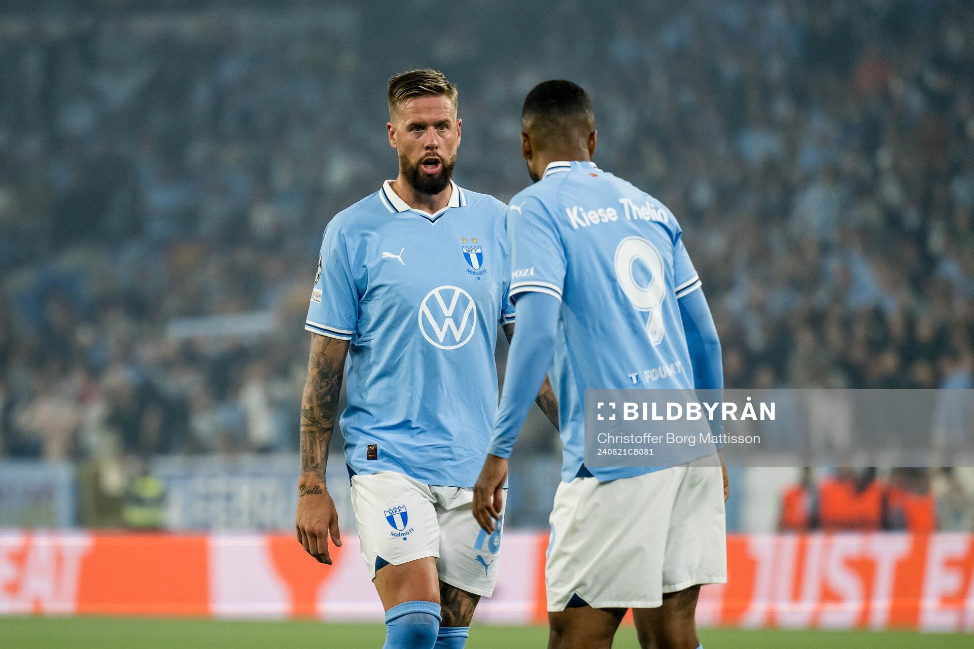 Pontus Jansson and Isaac Kiese Thelin of Malmö FF