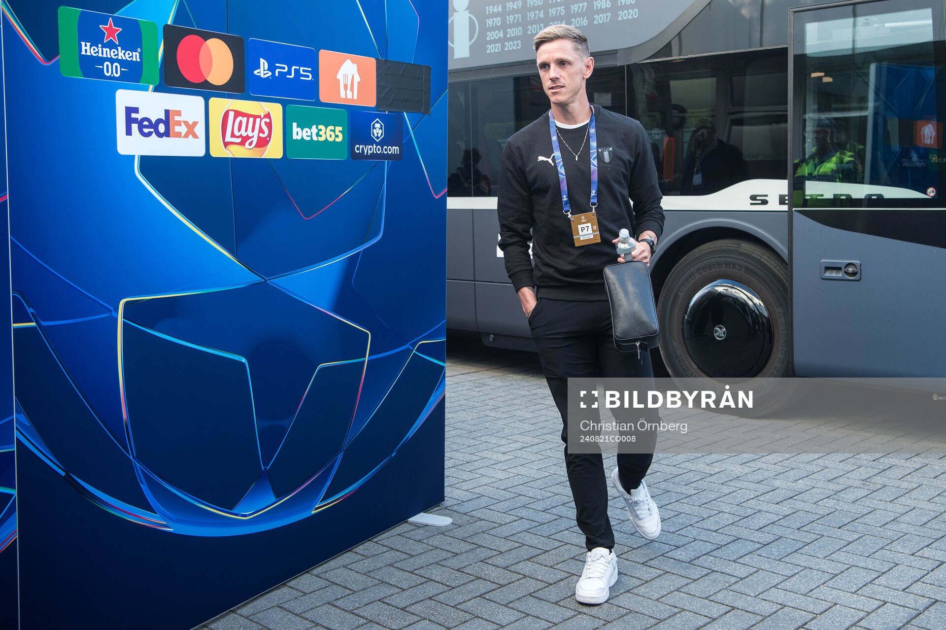 Søren Rieks of Malmö FF arrives
