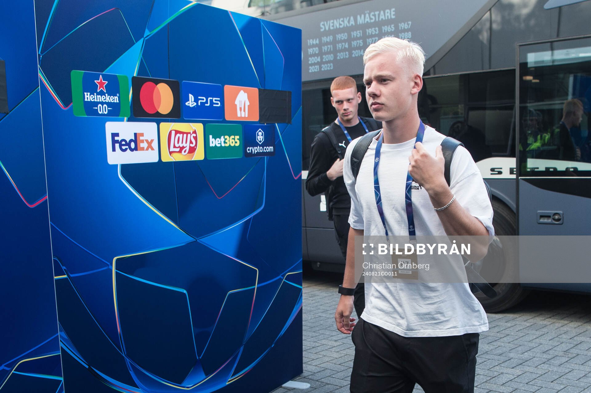 Otto Rosengren of Malmö FF arrives