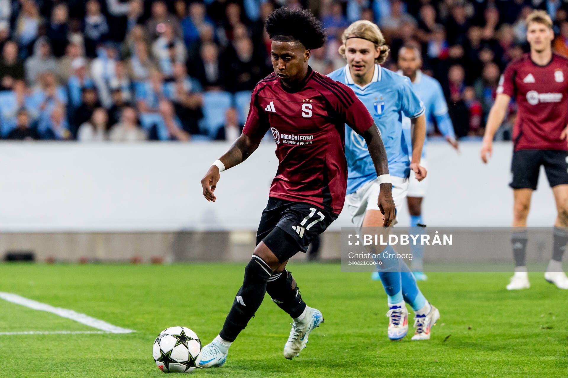 Angelo Preciado of Sparta Prag and Sebastian Nanasi of