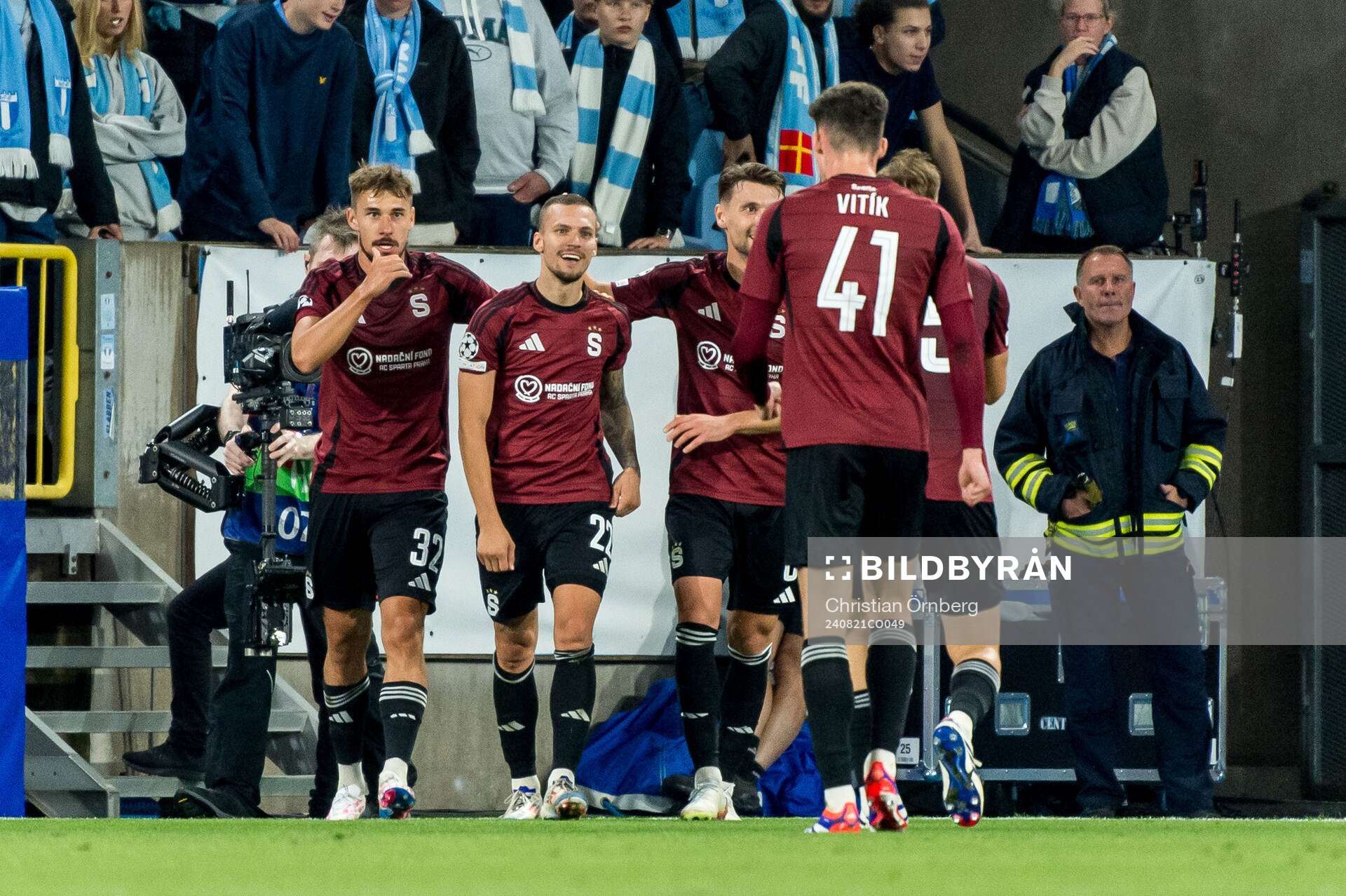 Lukas Haraslin of Sparta Prag celebrate with teammates