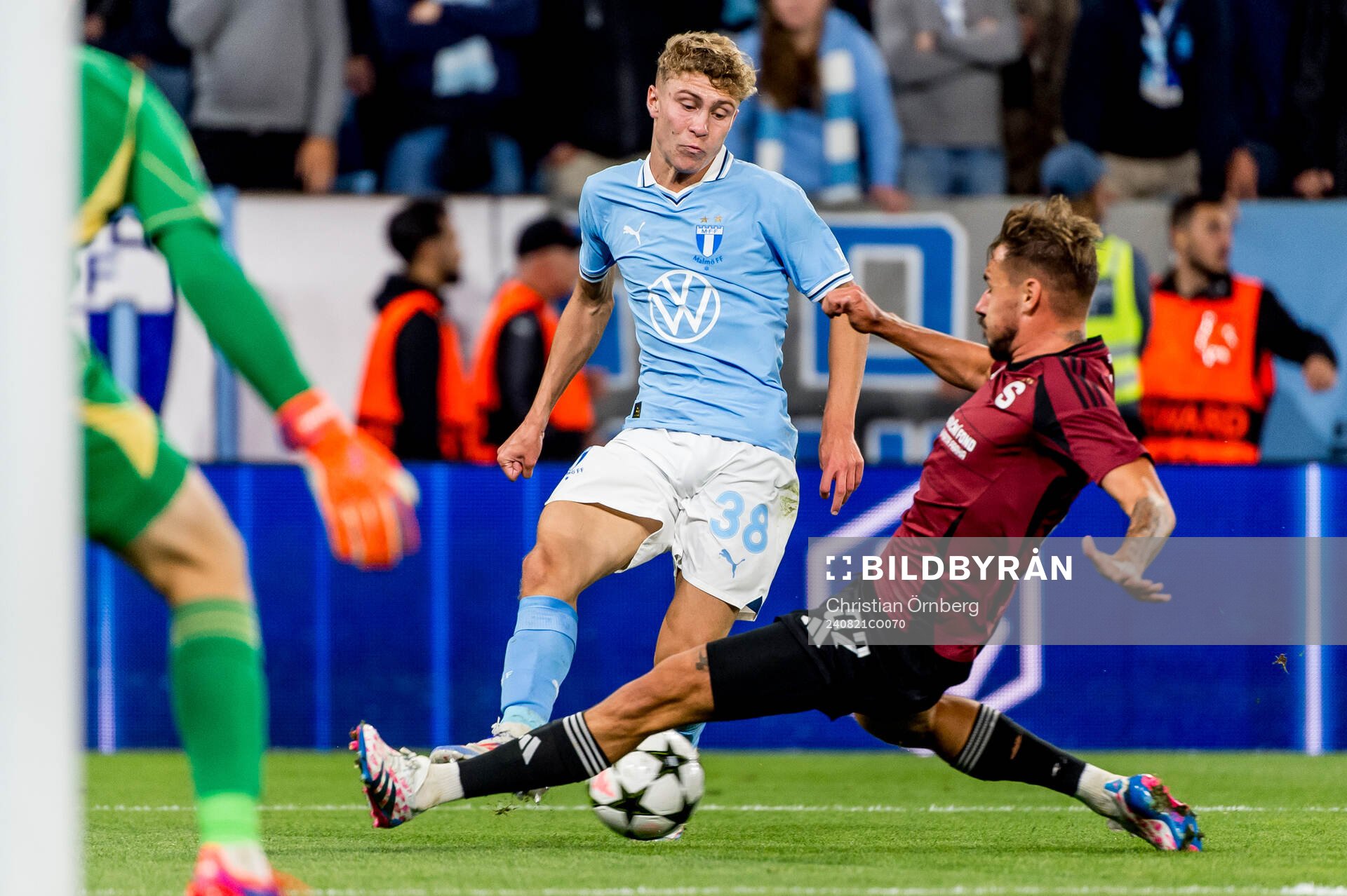 Hugo Bolin of Malmö FF and Matej Rynes of Sparta Prag