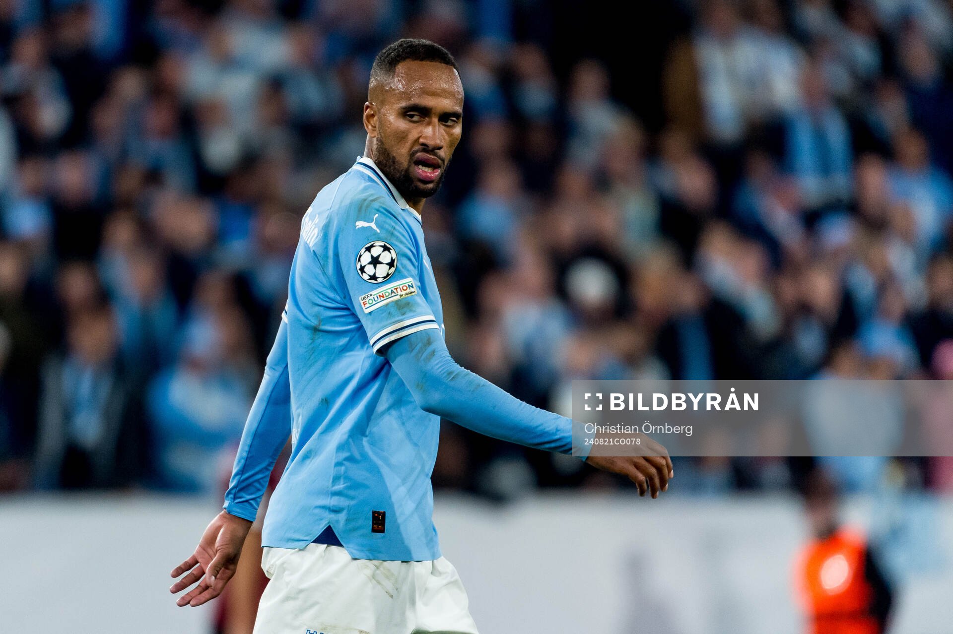 Isaac Kiese Thelin of Malmö FF looks dejected
