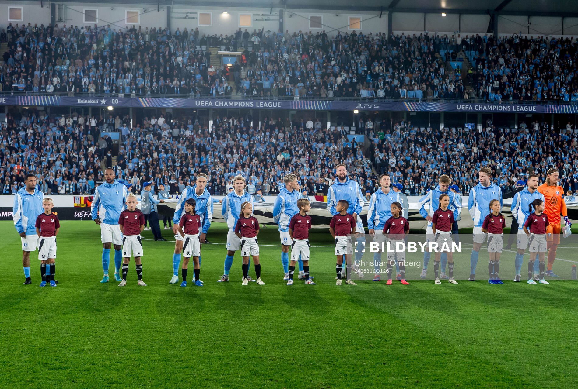 The players of Malmö ahead the UEFA Champions League