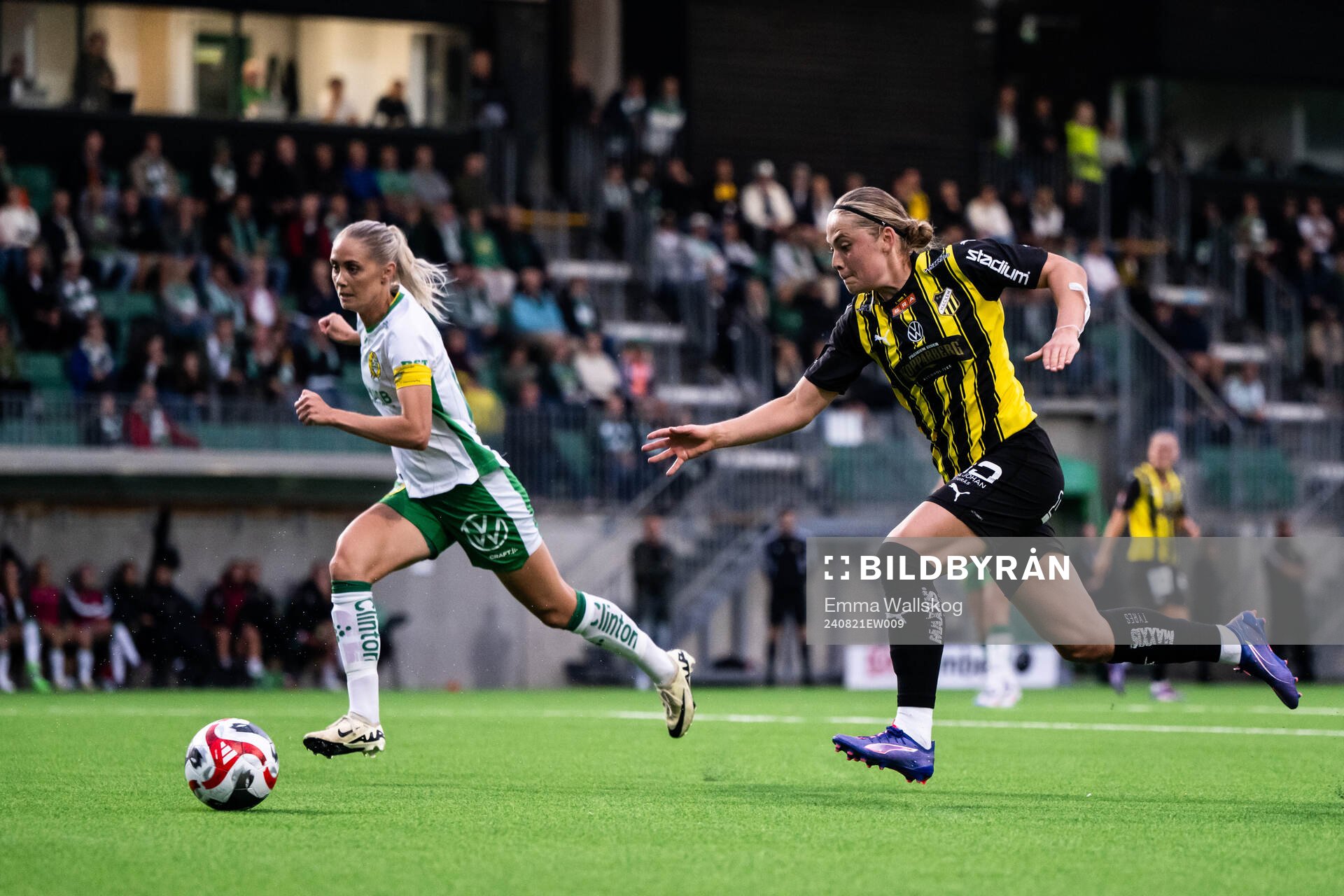 Hammarbys Alice Carlsson och Häckens Paulina Nyström