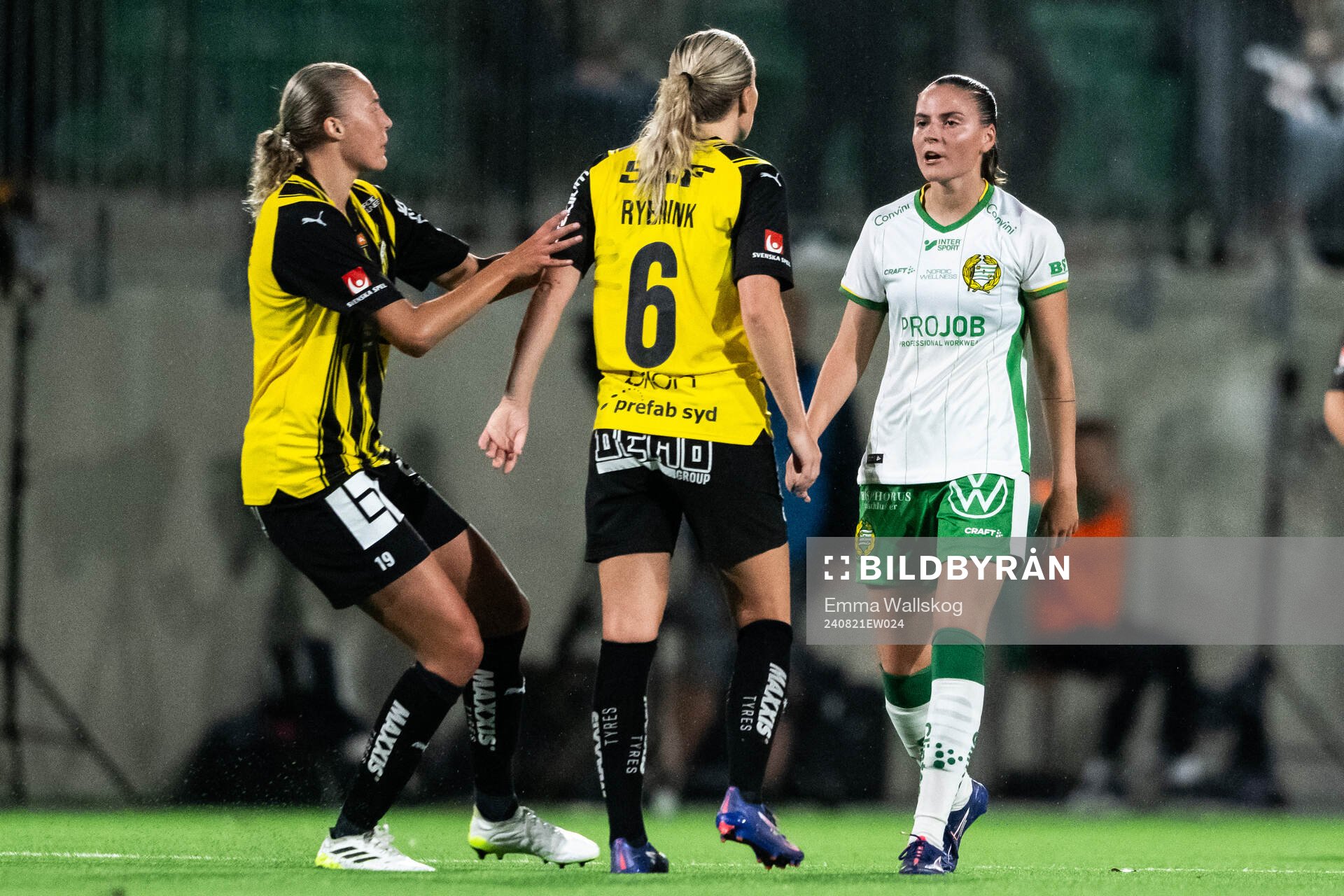 Häckens Josefine Rybrink och Hammarbys Smilla Vallotto