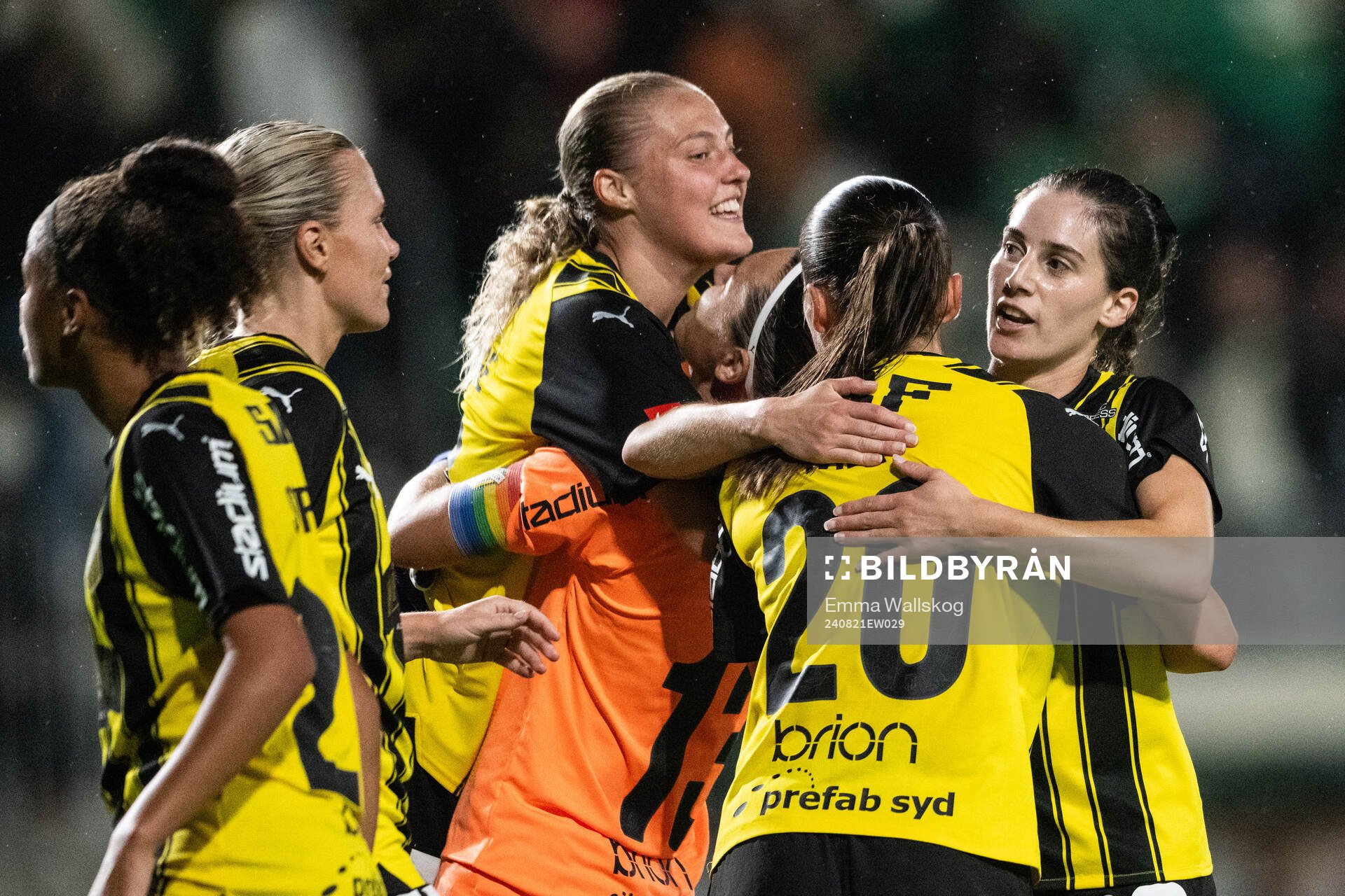 Häckens Elma Junttila Nelhage, målvakt Jennifer Falk,
