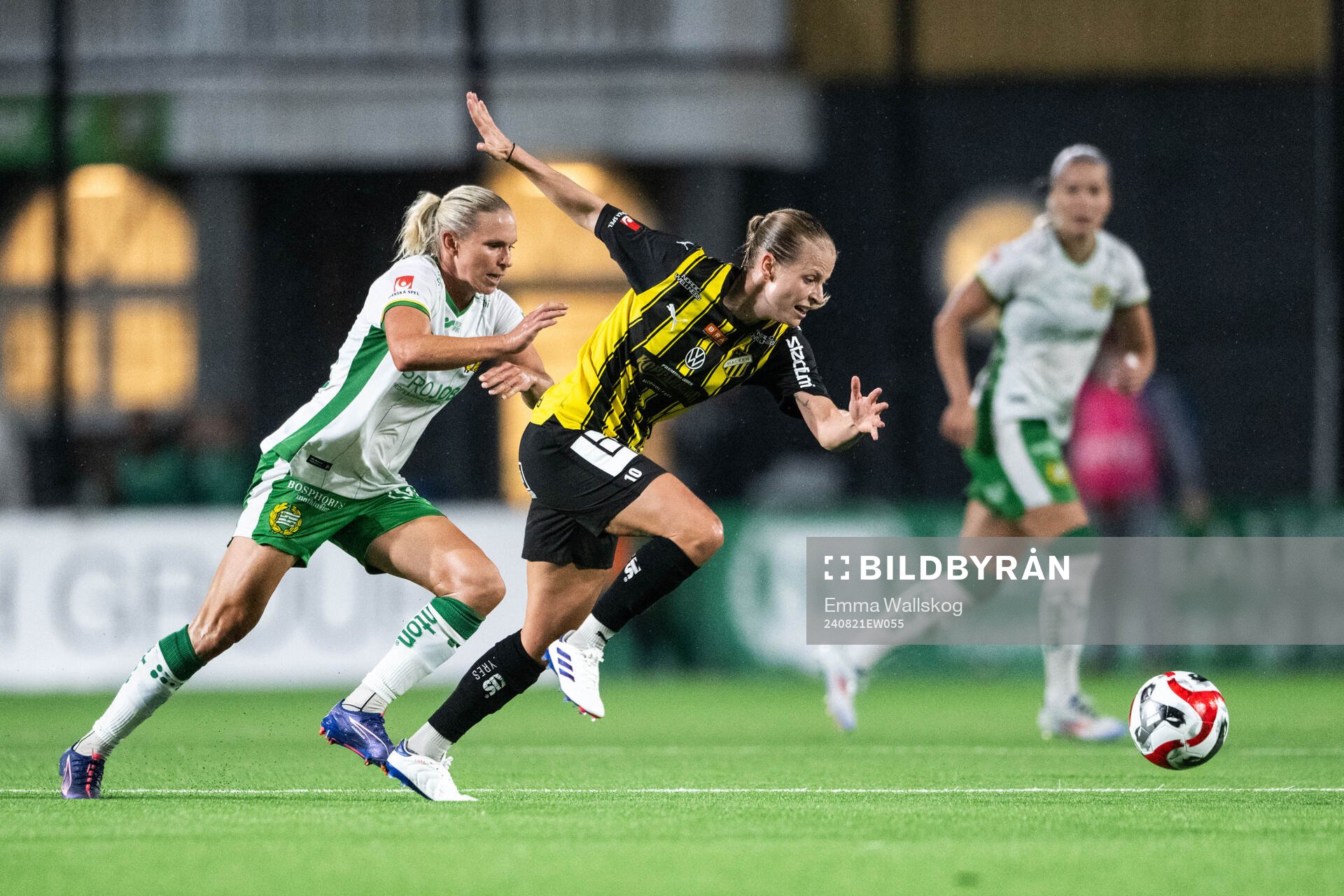 Hammarbys Jonna Andersson och Häckens Anna Anvegård